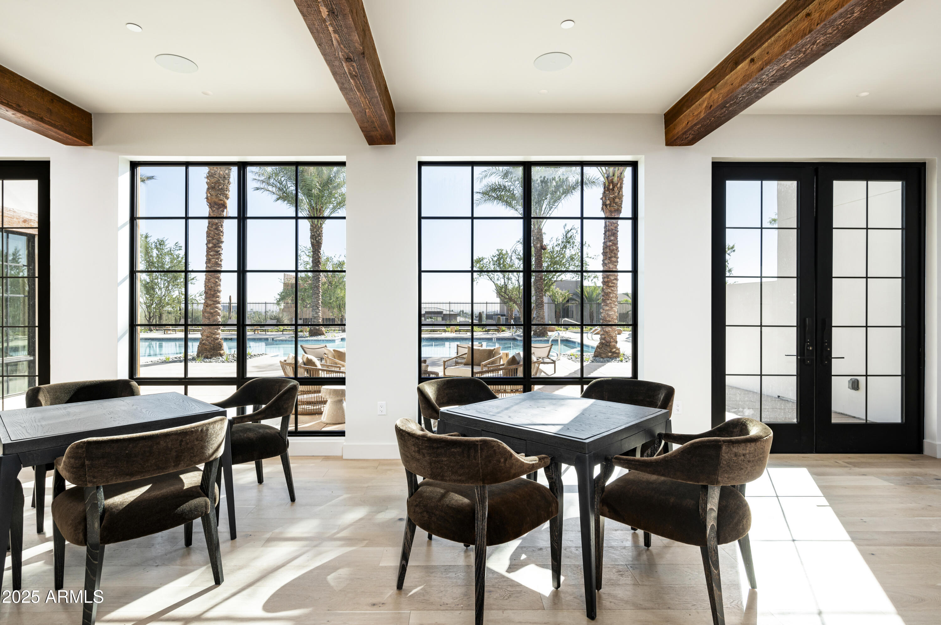 PHOENICIAN - Residential