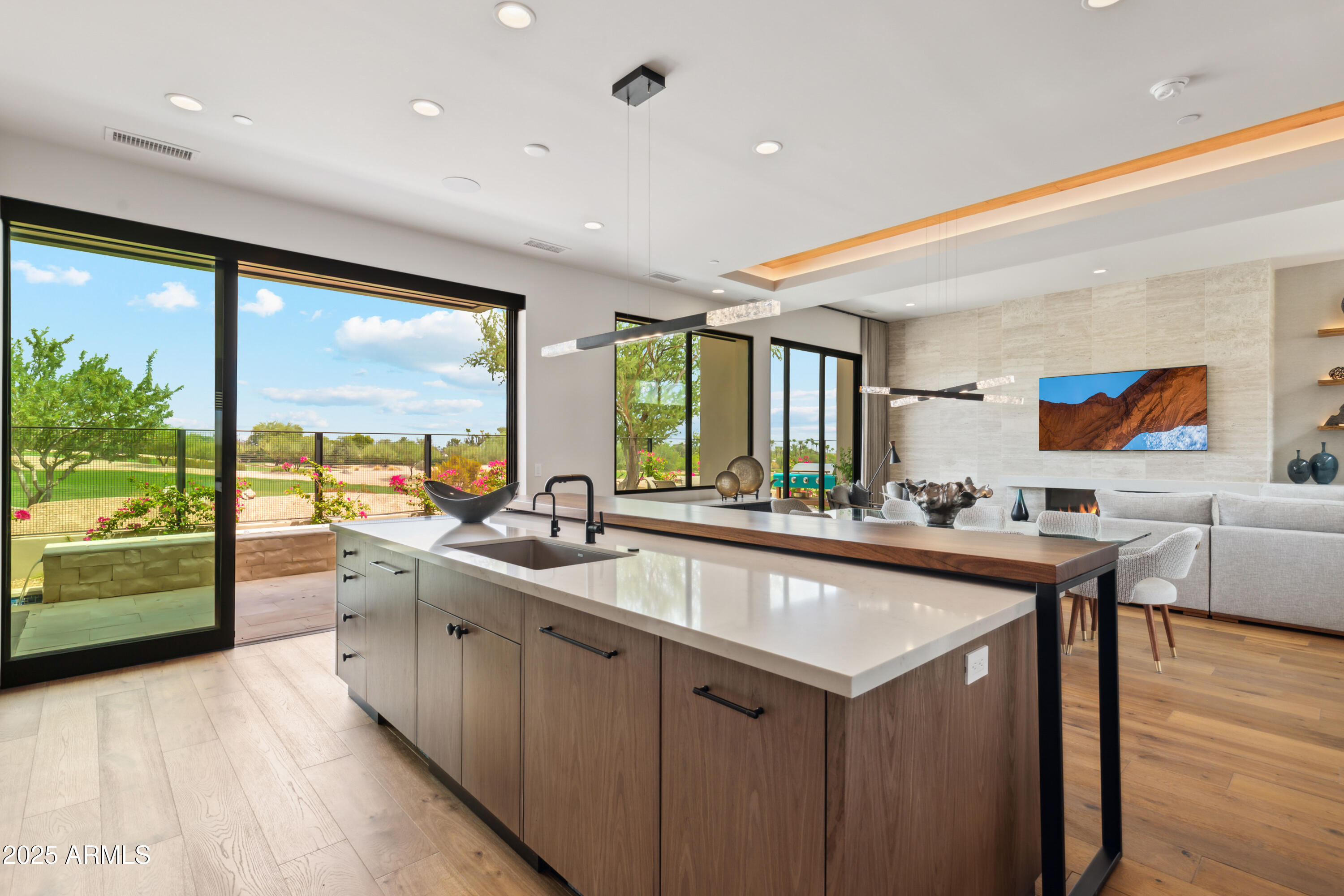 PHOENICIAN - Residential