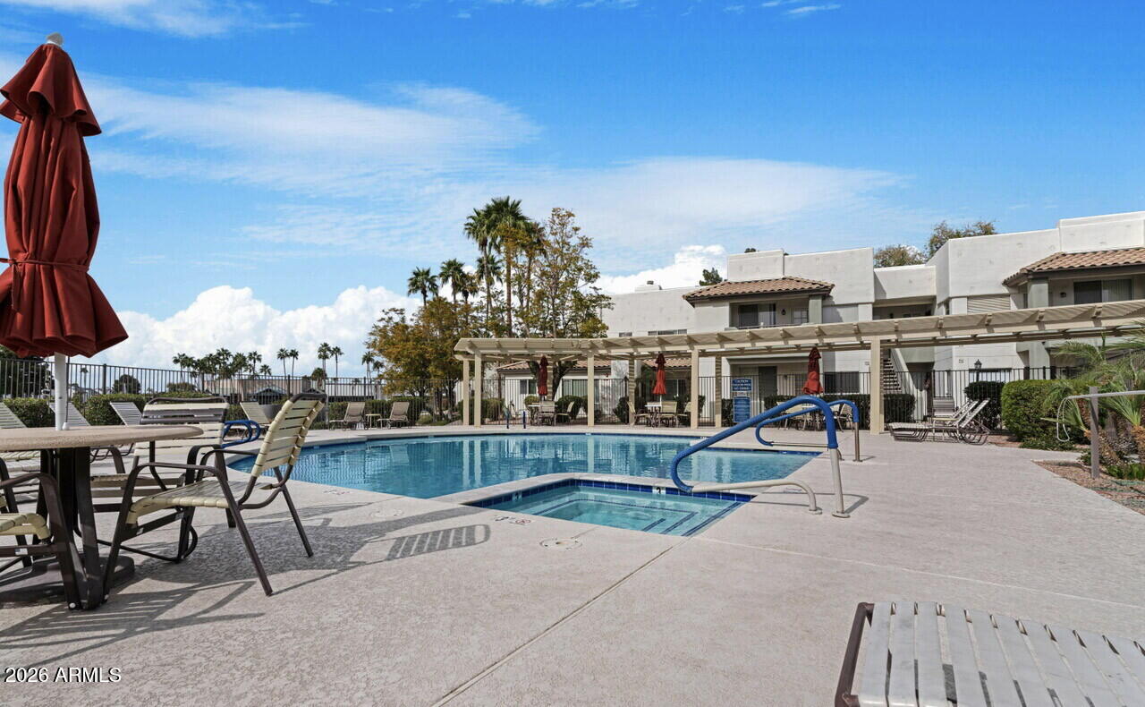 LAKESHORE AT ANDERSEN SPRINGS CONDOMINIUM - Residential