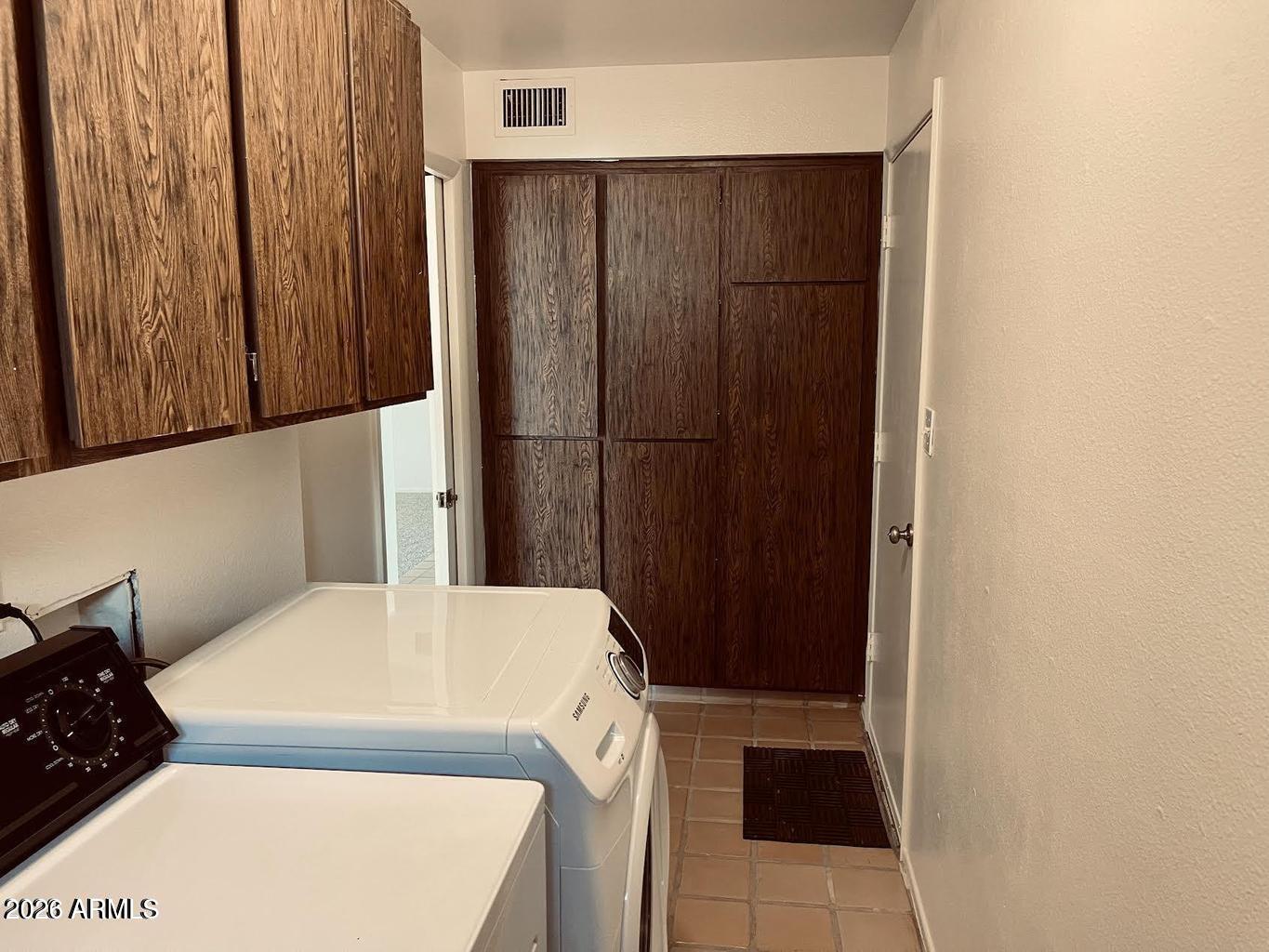LIBERTY SQUARE - Residential Lease