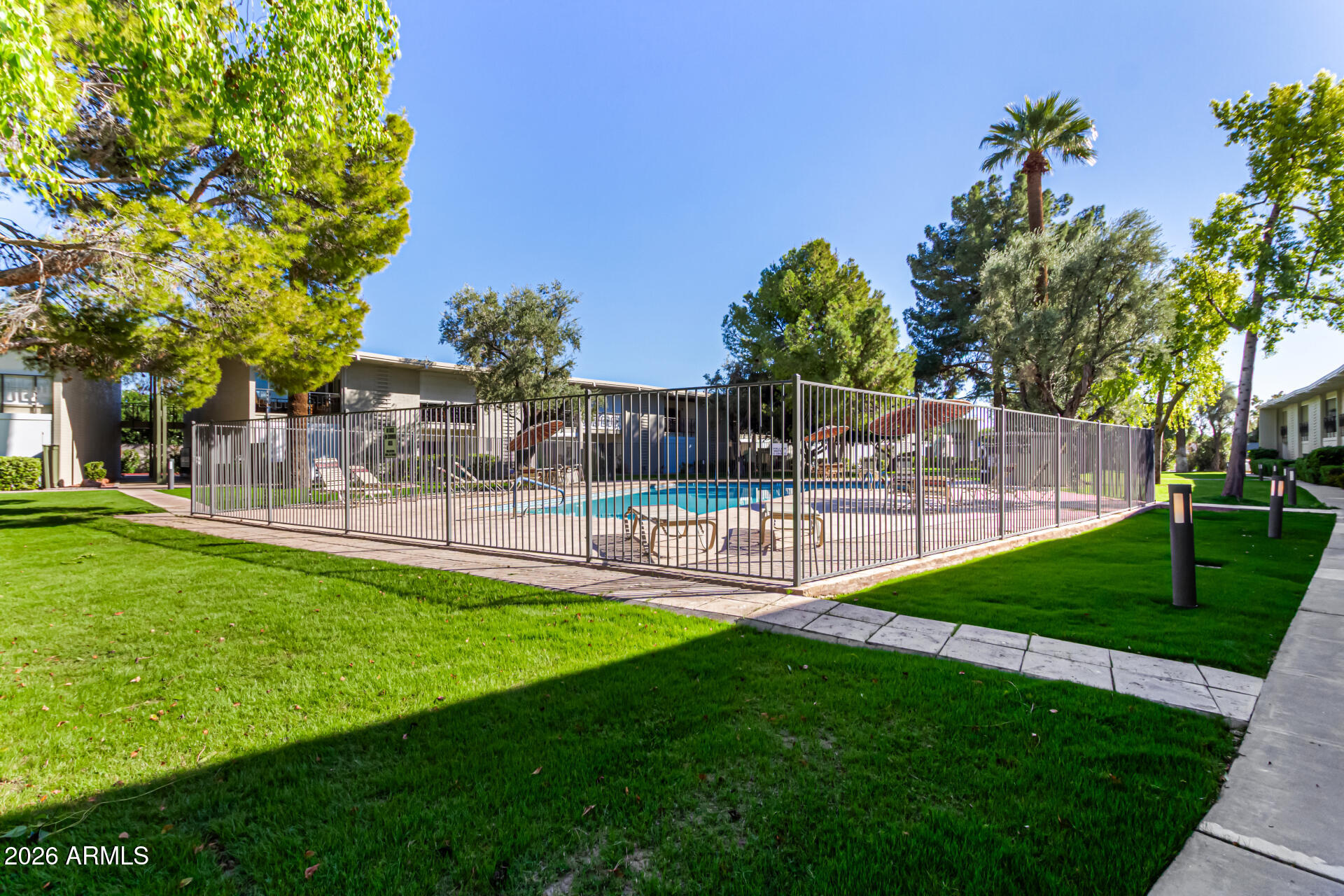 SCOTTSDALE CONDOMINIUMS AMD - Residential
