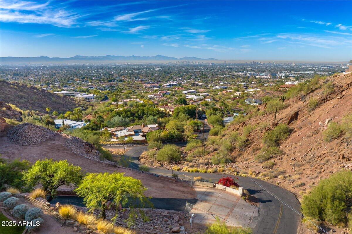 RED ROCK NORTH - Land