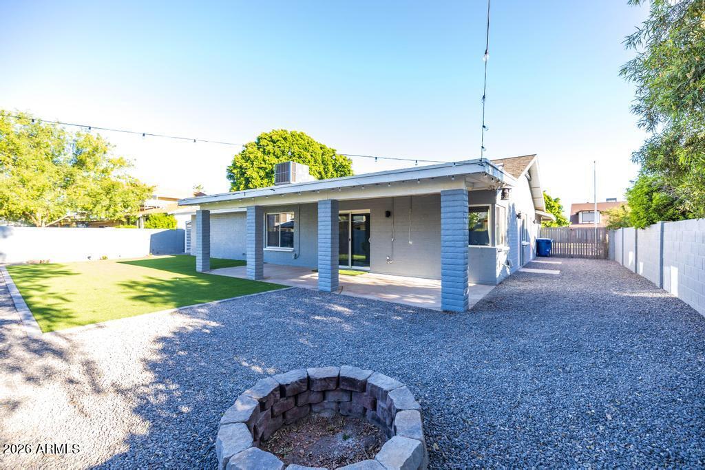 DOBSON ESTATES 3 - Residential Lease
