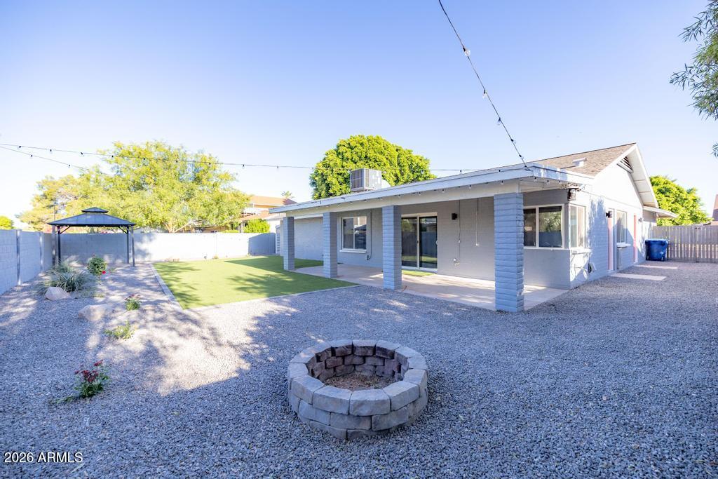 DOBSON ESTATES 3 - Residential Lease