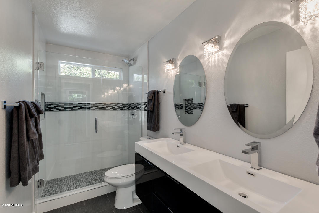 DOBSON ESTATES 3 - Residential Lease