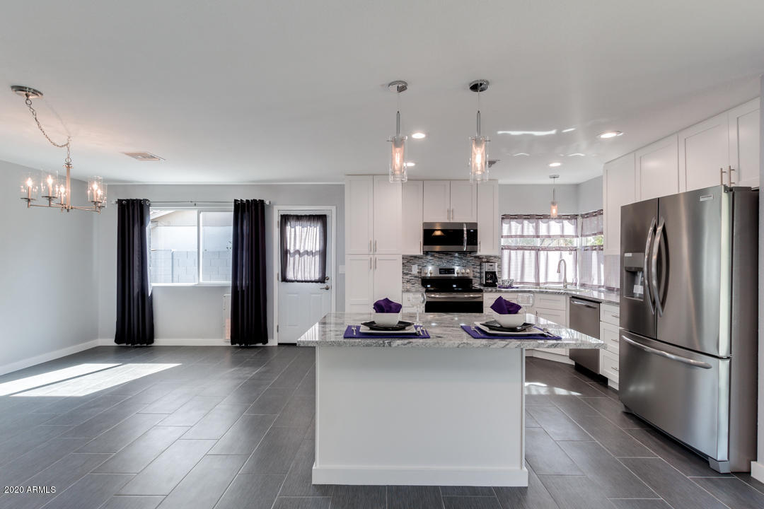DOBSON ESTATES 3 - Residential Lease
