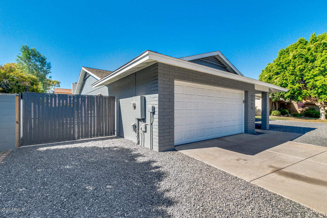 DOBSON ESTATES 3 - Residential Lease