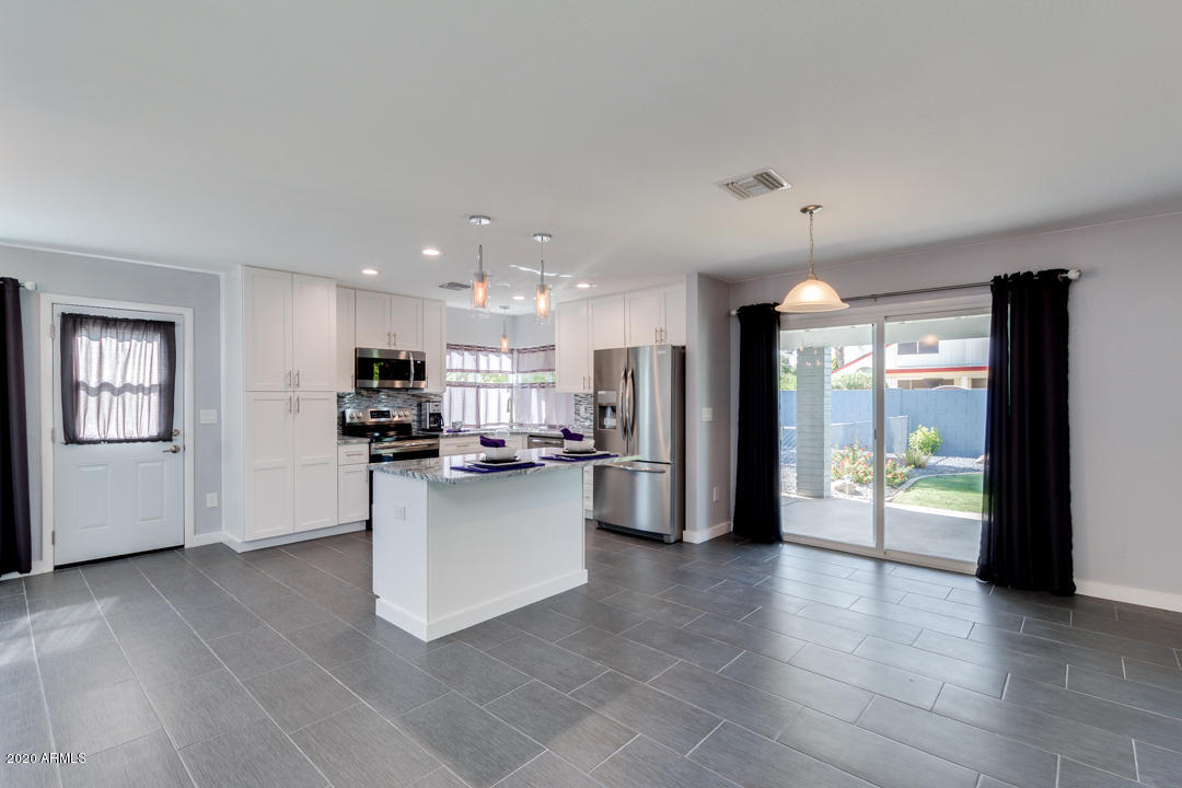 DOBSON ESTATES 3 - Residential Lease