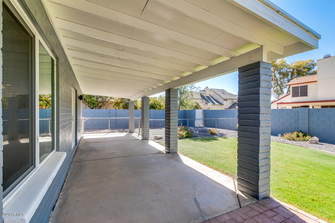 DOBSON ESTATES 3 - Residential Lease