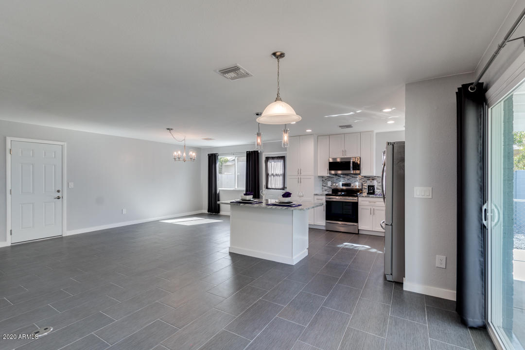 DOBSON ESTATES 3 - Residential Lease