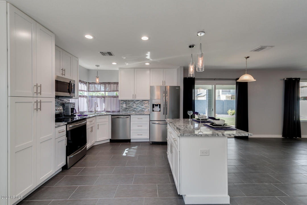 DOBSON ESTATES 3 - Residential Lease