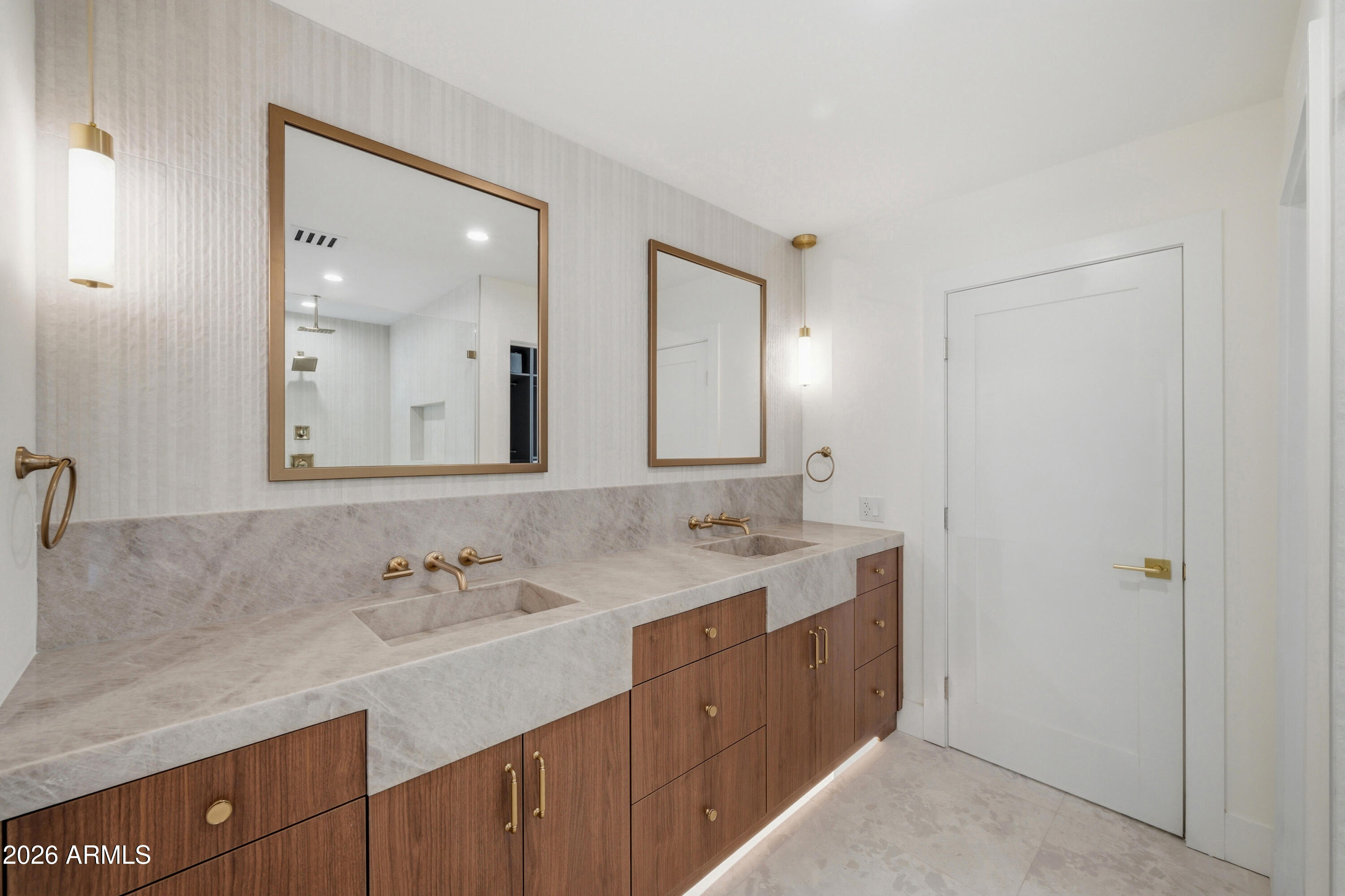VISTA DEL LAGO - Residential