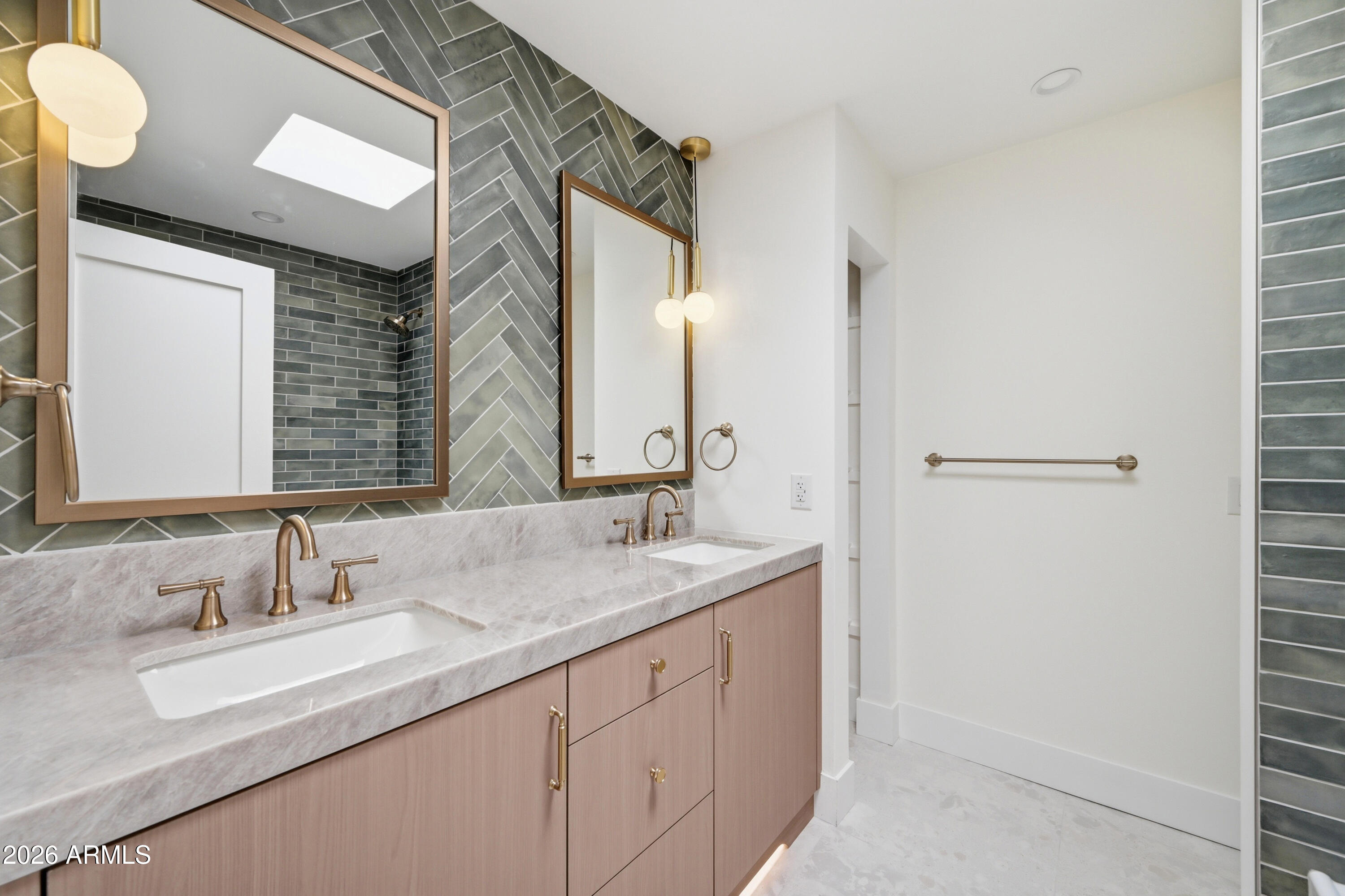 VISTA DEL LAGO - Residential