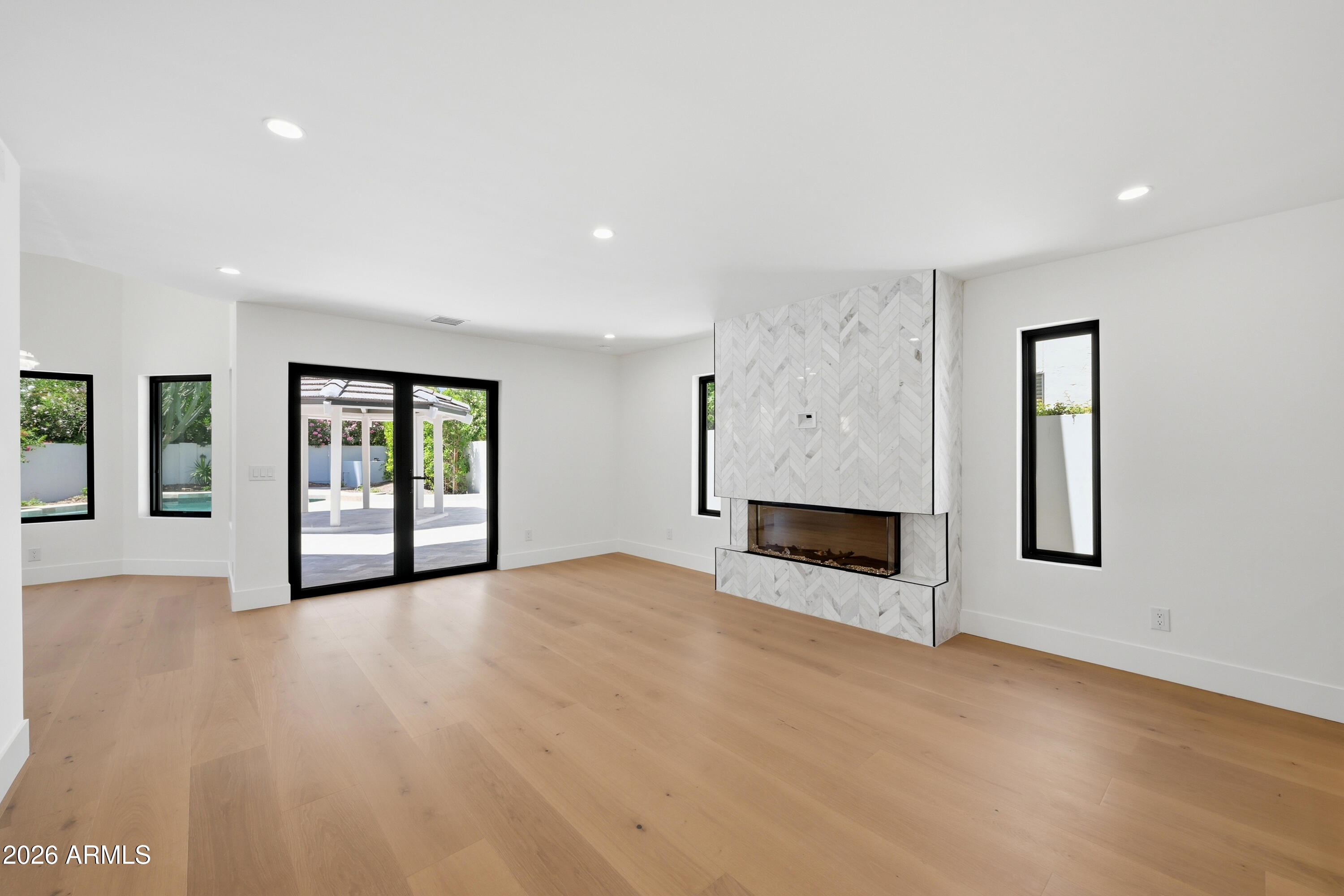 VISTA DEL LAGO - Residential