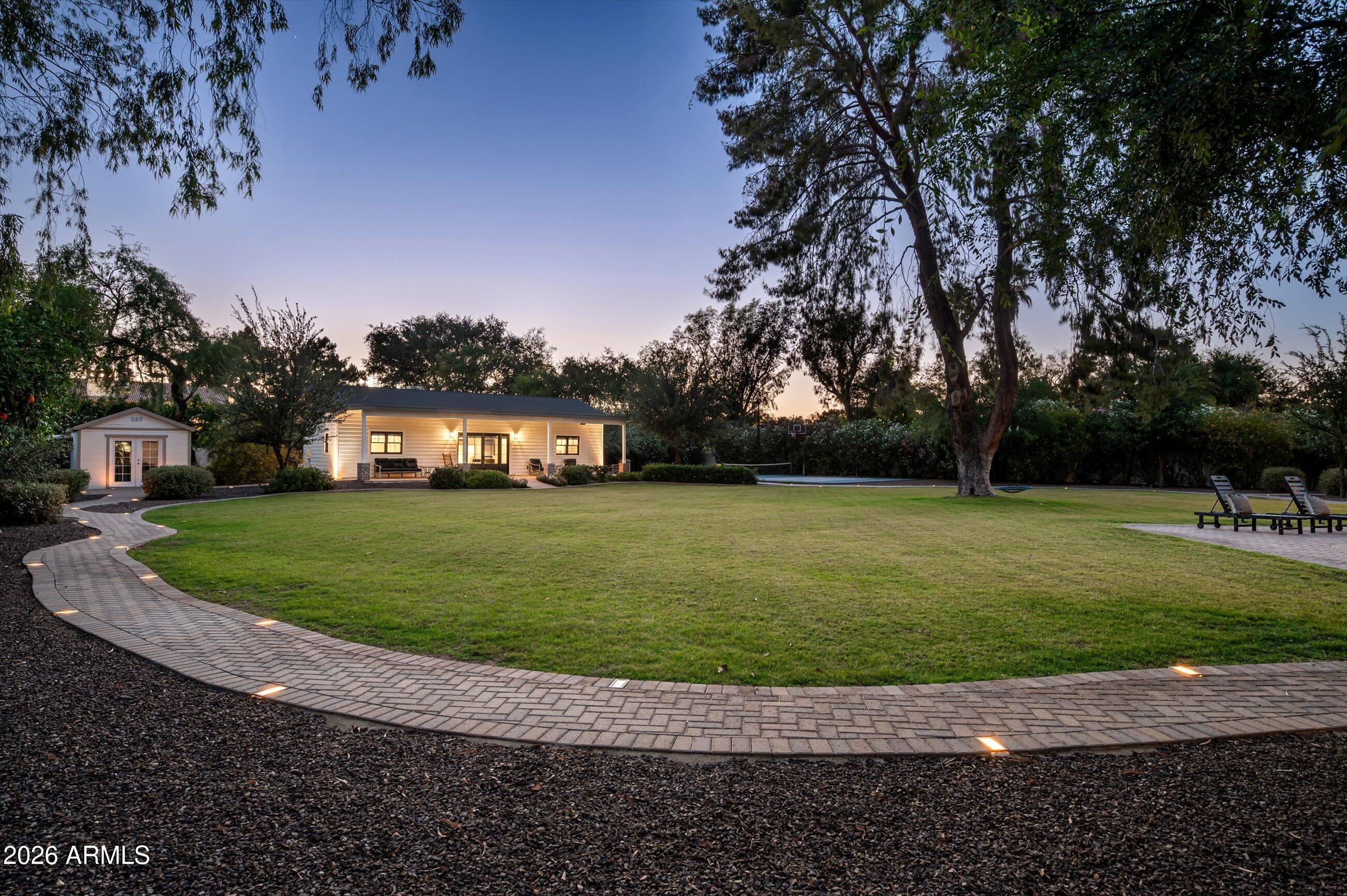 PARADISE VALLEY FARMS - Residential