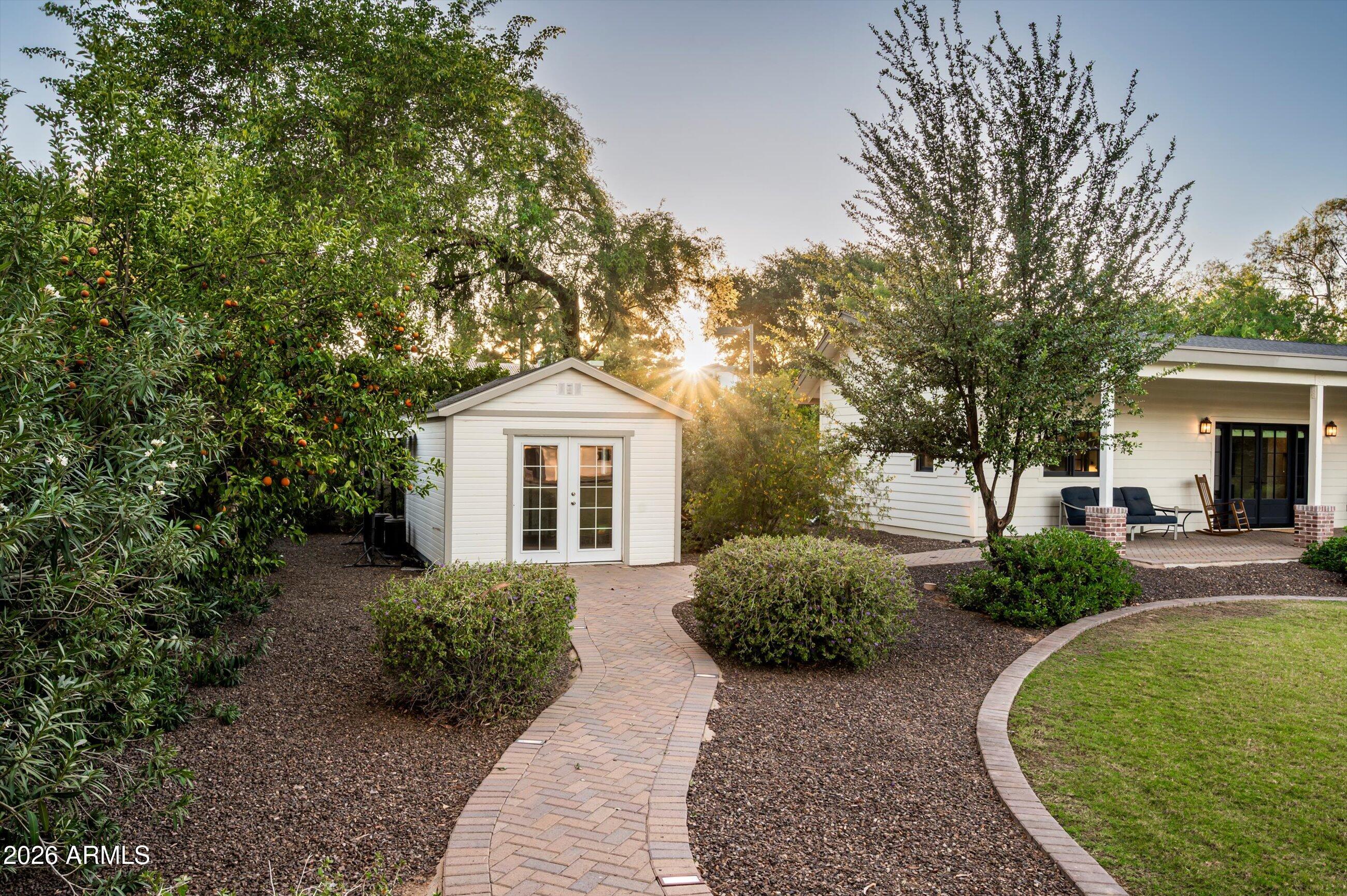 PARADISE VALLEY FARMS - Residential