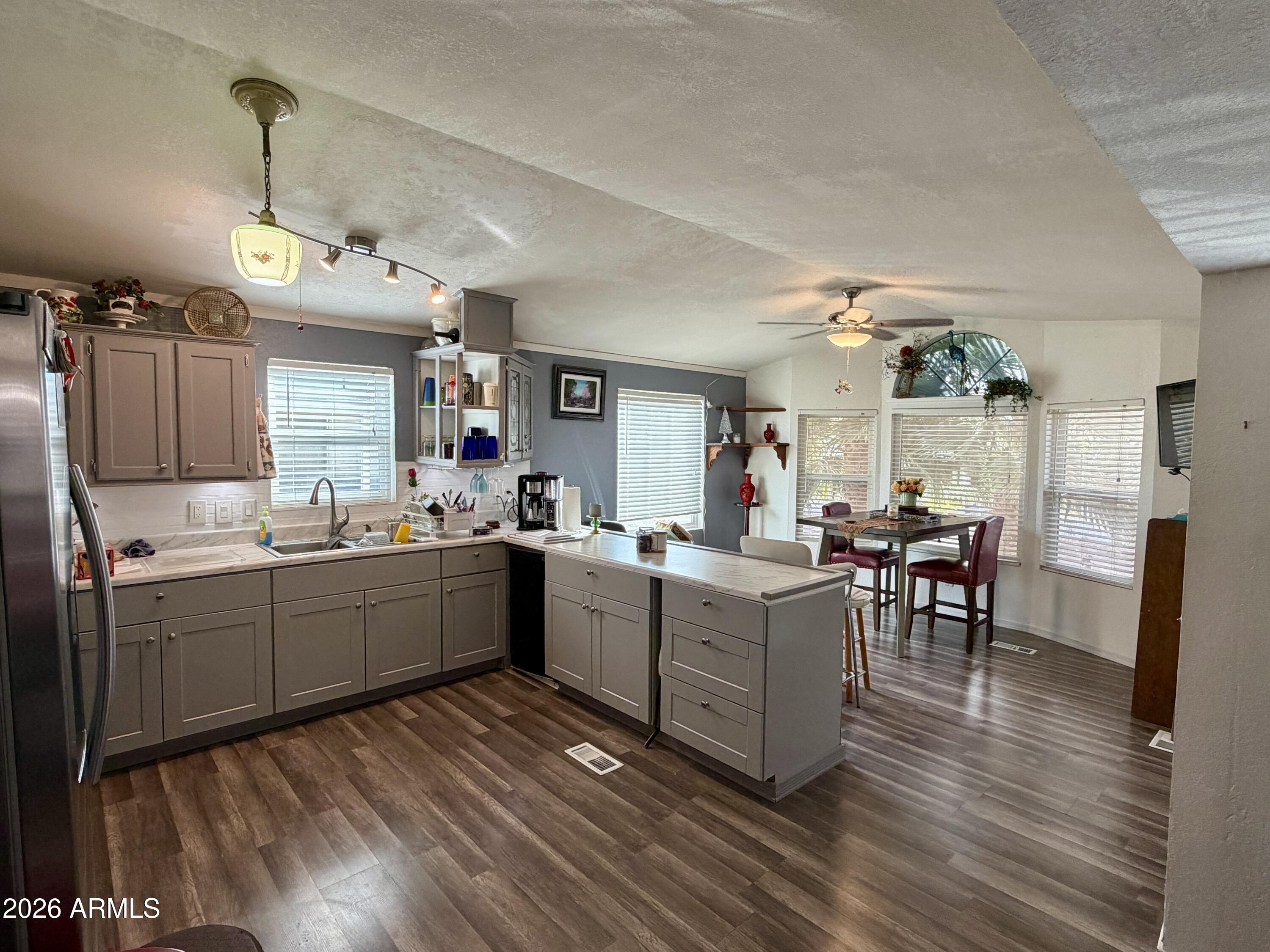 BROADWAY ESTATES - Residential