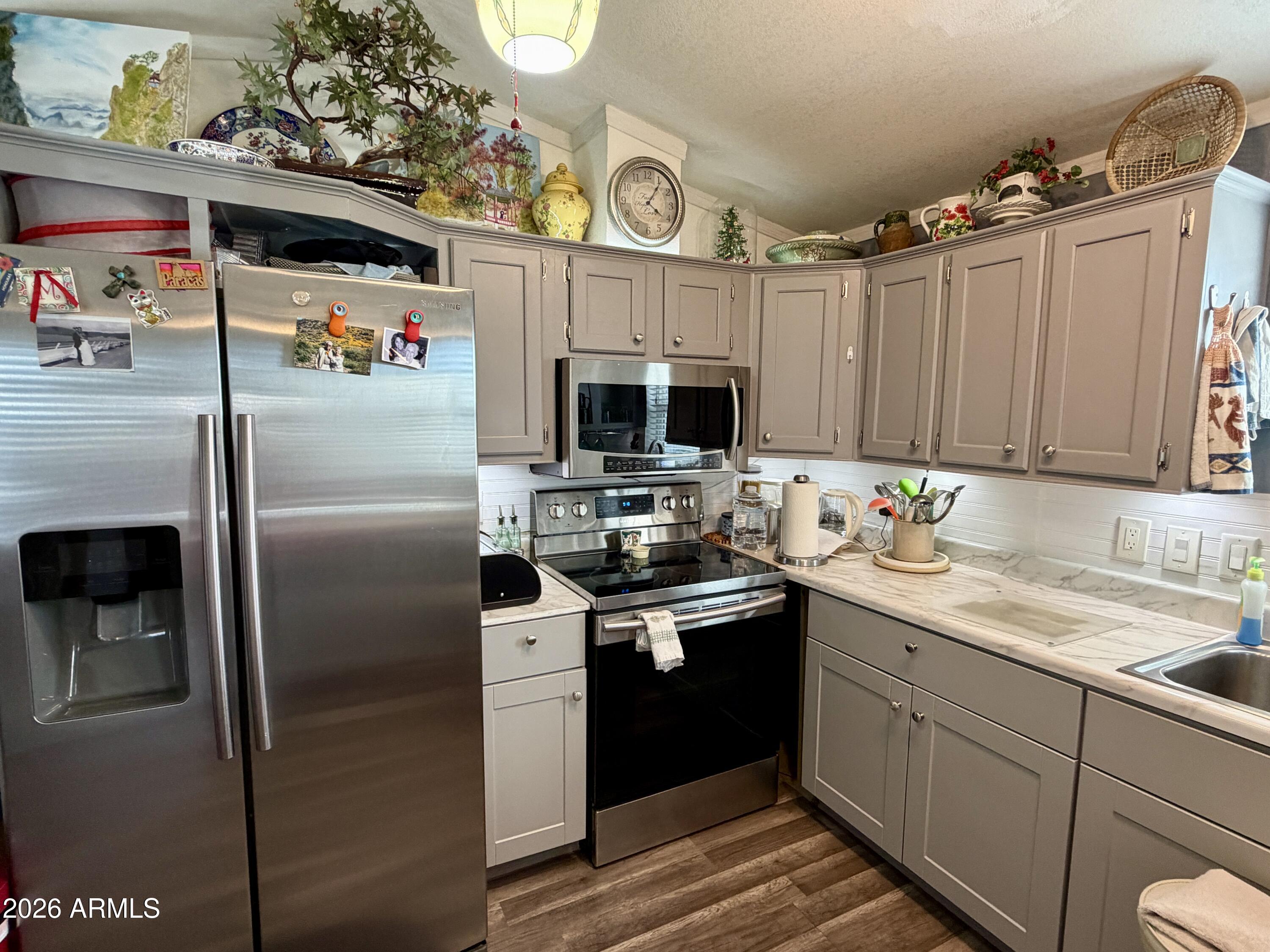BROADWAY ESTATES - Residential
