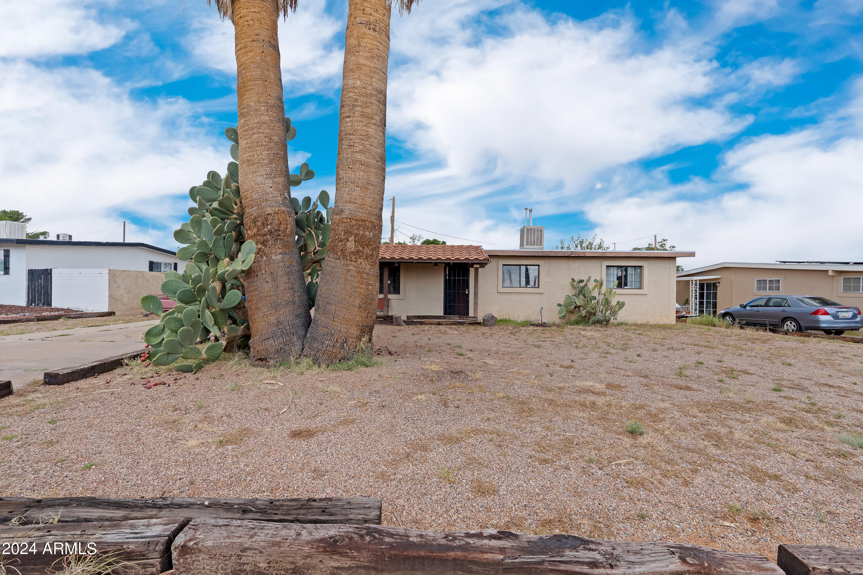 Move-in ready home waiting for its new owners! This gem boasts 4 cozy bedrooms, 2 bathrooms, and a galley kitchen decked out with stainless steel appliances! The backyard? A low-maintenance oasis, plus extra storage for all your treasures. And guess what? The property is located just a few minutes drive away from post main entrance, shopping, dining and fun spots galore!