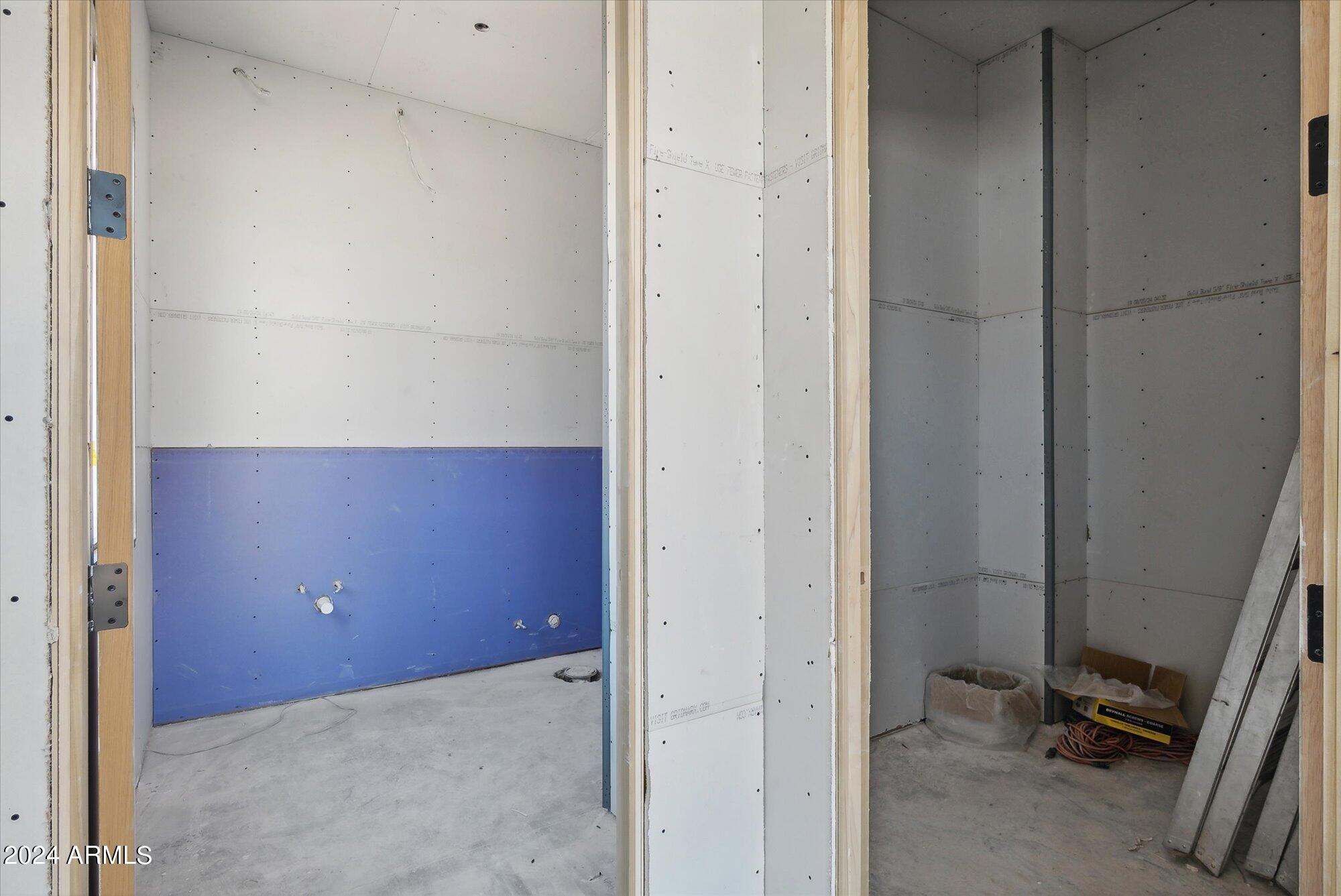 DESERT ESTATES UNIT 1 LOT 4 MLD - Residential