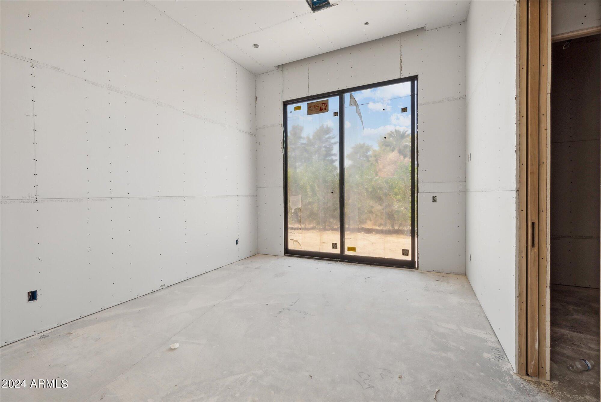 DESERT ESTATES UNIT 1 LOT 4 MLD - Residential