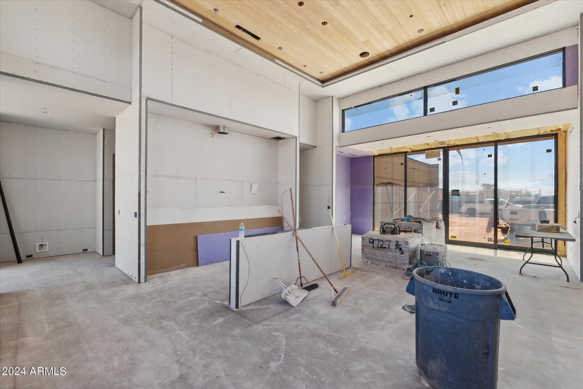 DESERT ESTATES UNIT 1 LOT 4 MLD - Residential