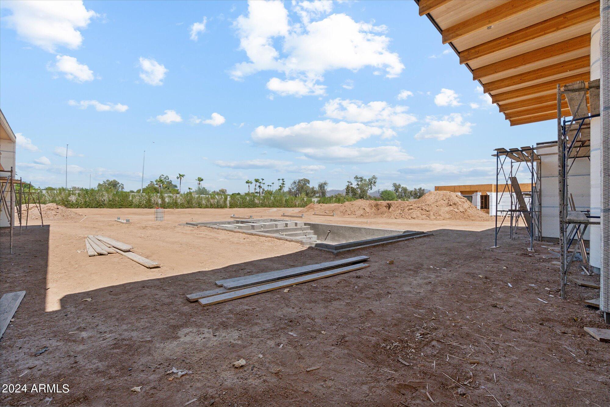 DESERT ESTATES UNIT 1 LOT 4 MLD - Residential