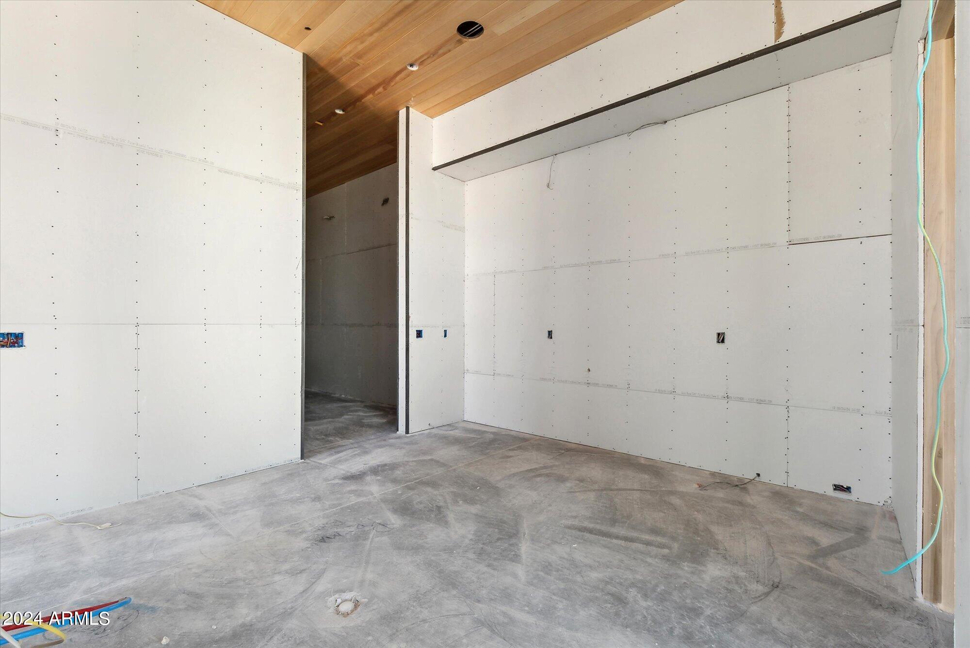 DESERT ESTATES UNIT 1 LOT 4 MLD - Residential