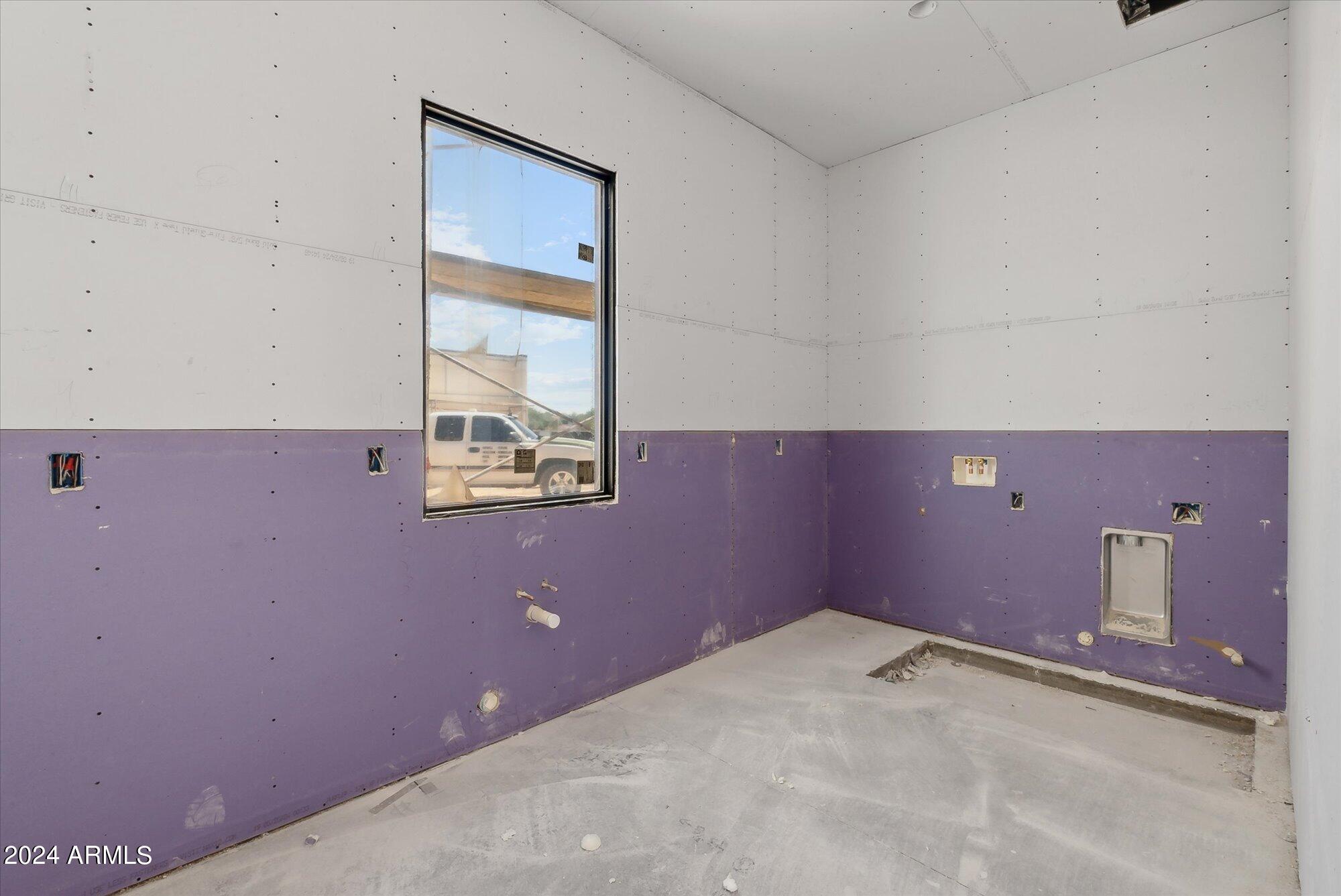 DESERT ESTATES UNIT 1 LOT 4 MLD - Residential