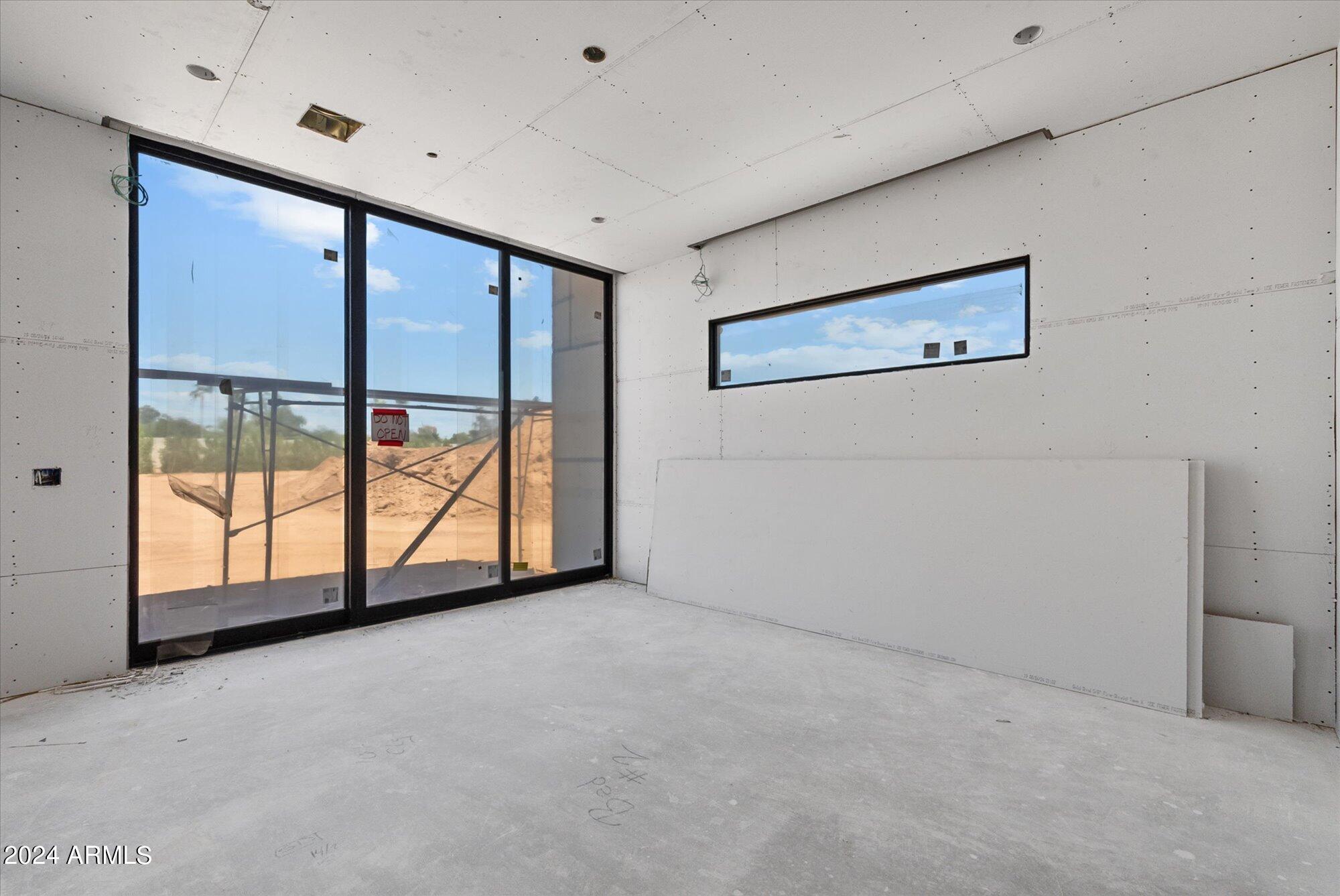DESERT ESTATES UNIT 1 LOT 4 MLD - Residential