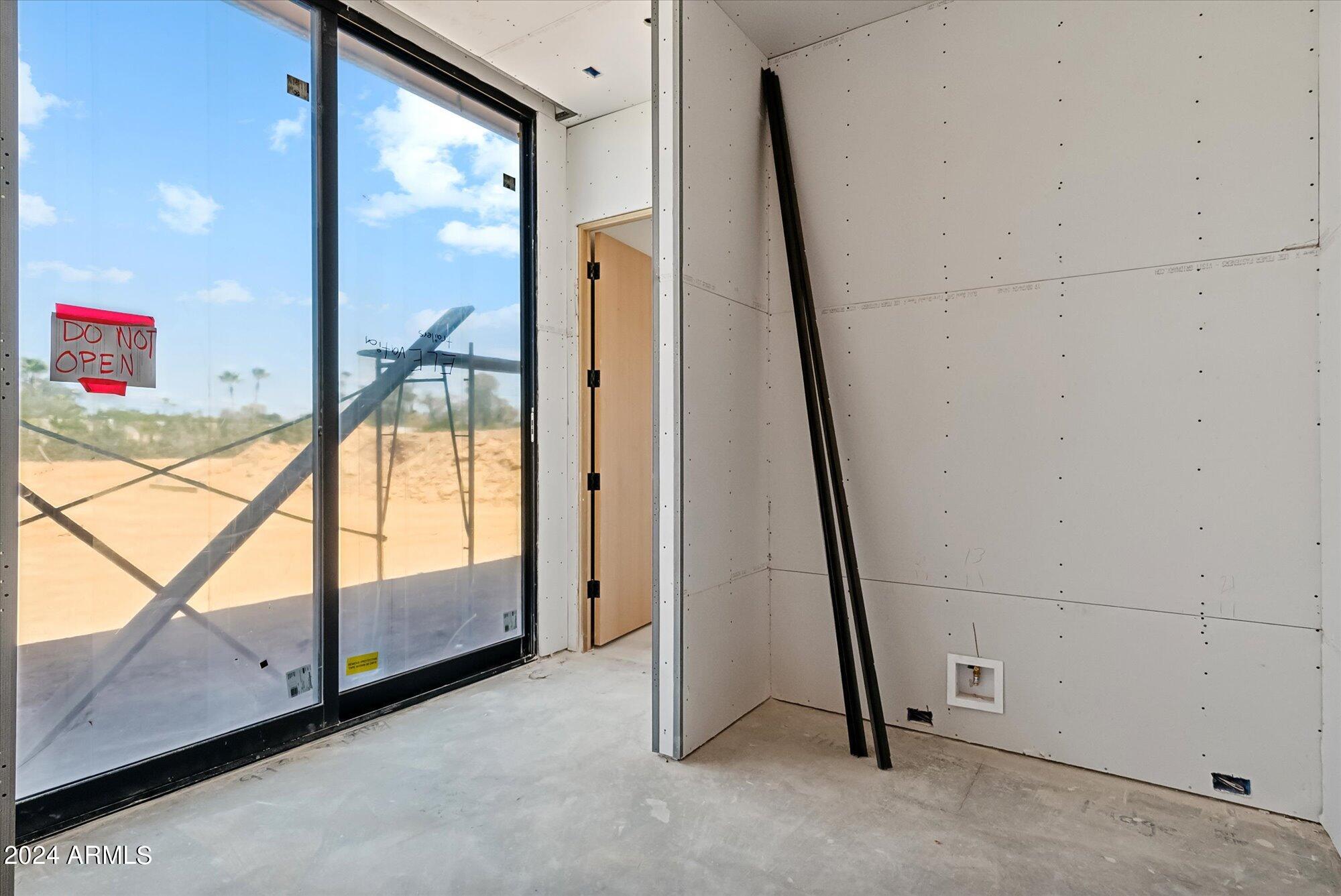 DESERT ESTATES UNIT 1 LOT 4 MLD - Residential