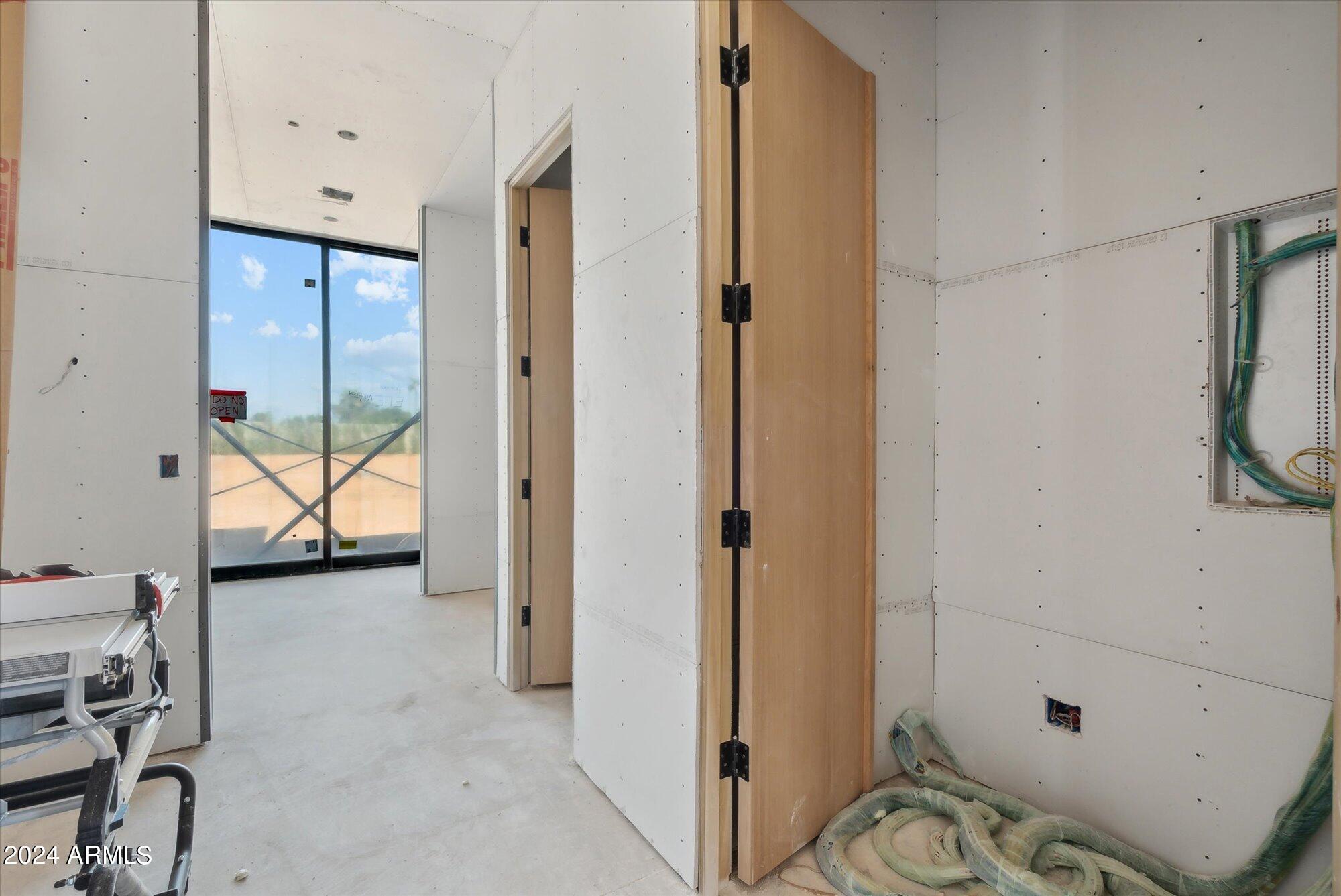 DESERT ESTATES UNIT 1 LOT 4 MLD - Residential