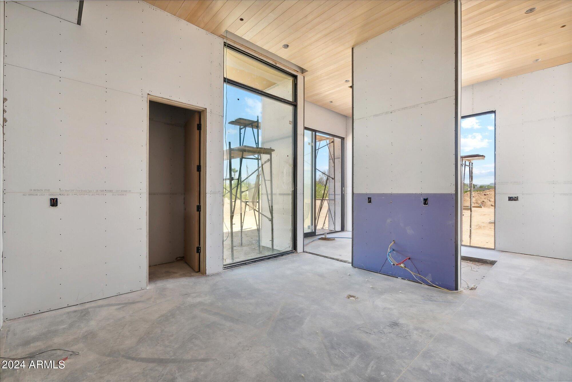 DESERT ESTATES UNIT 1 LOT 4 MLD - Residential