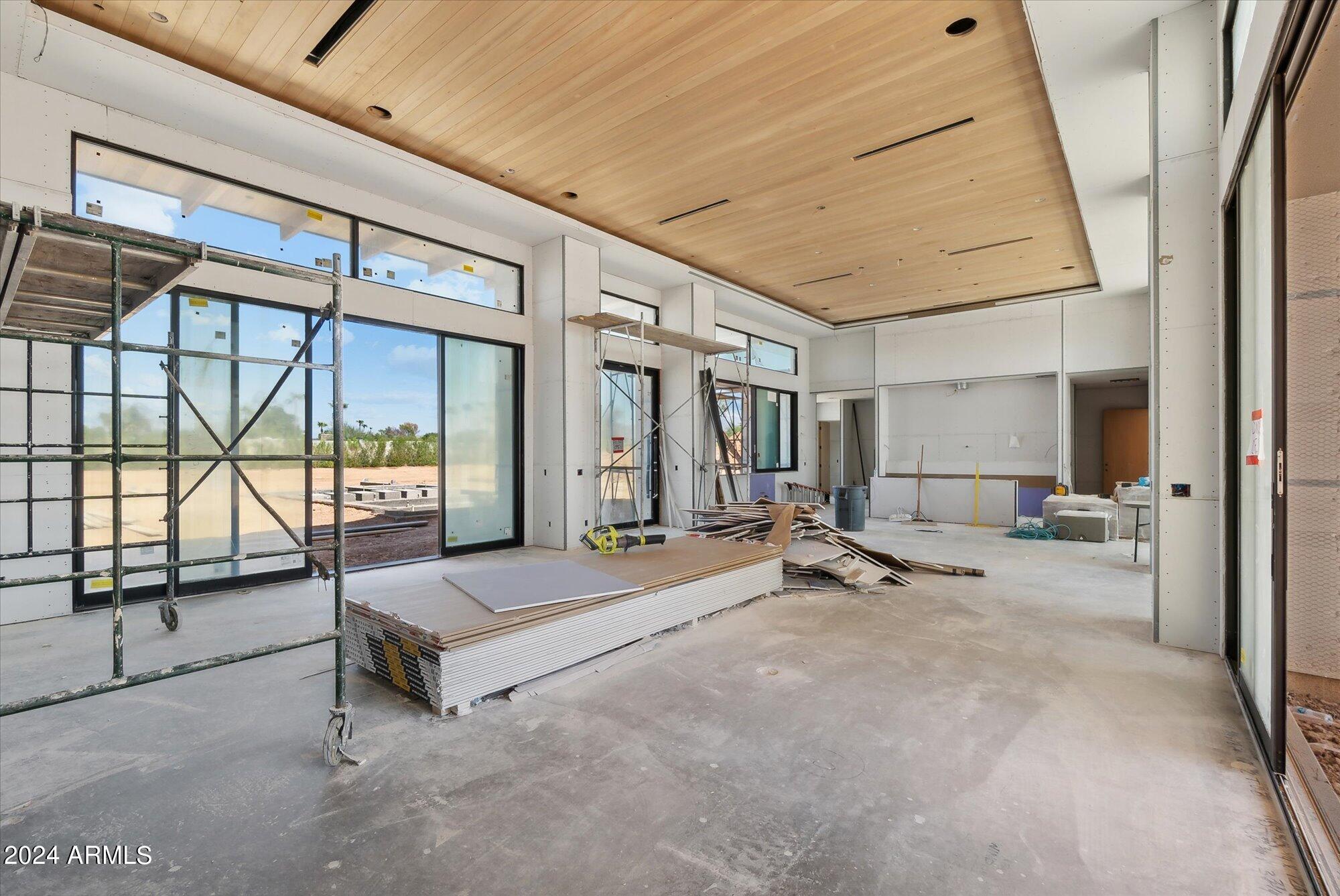 DESERT ESTATES UNIT 1 LOT 4 MLD - Residential
