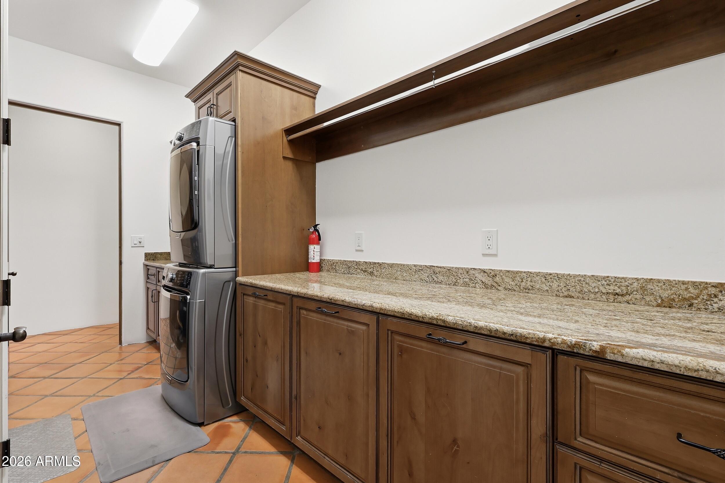 CUESTA ACRES - Residential