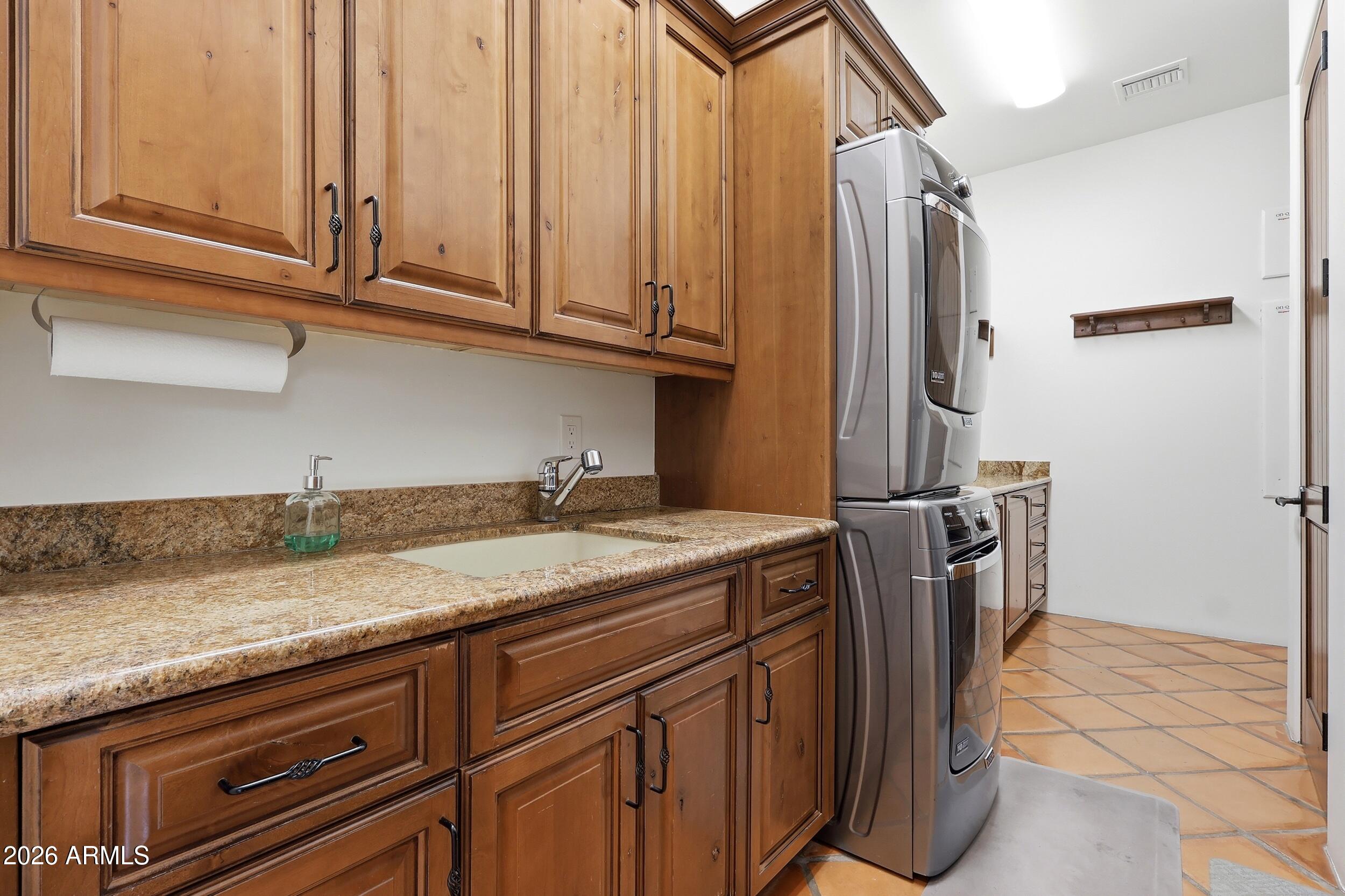 CUESTA ACRES - Residential