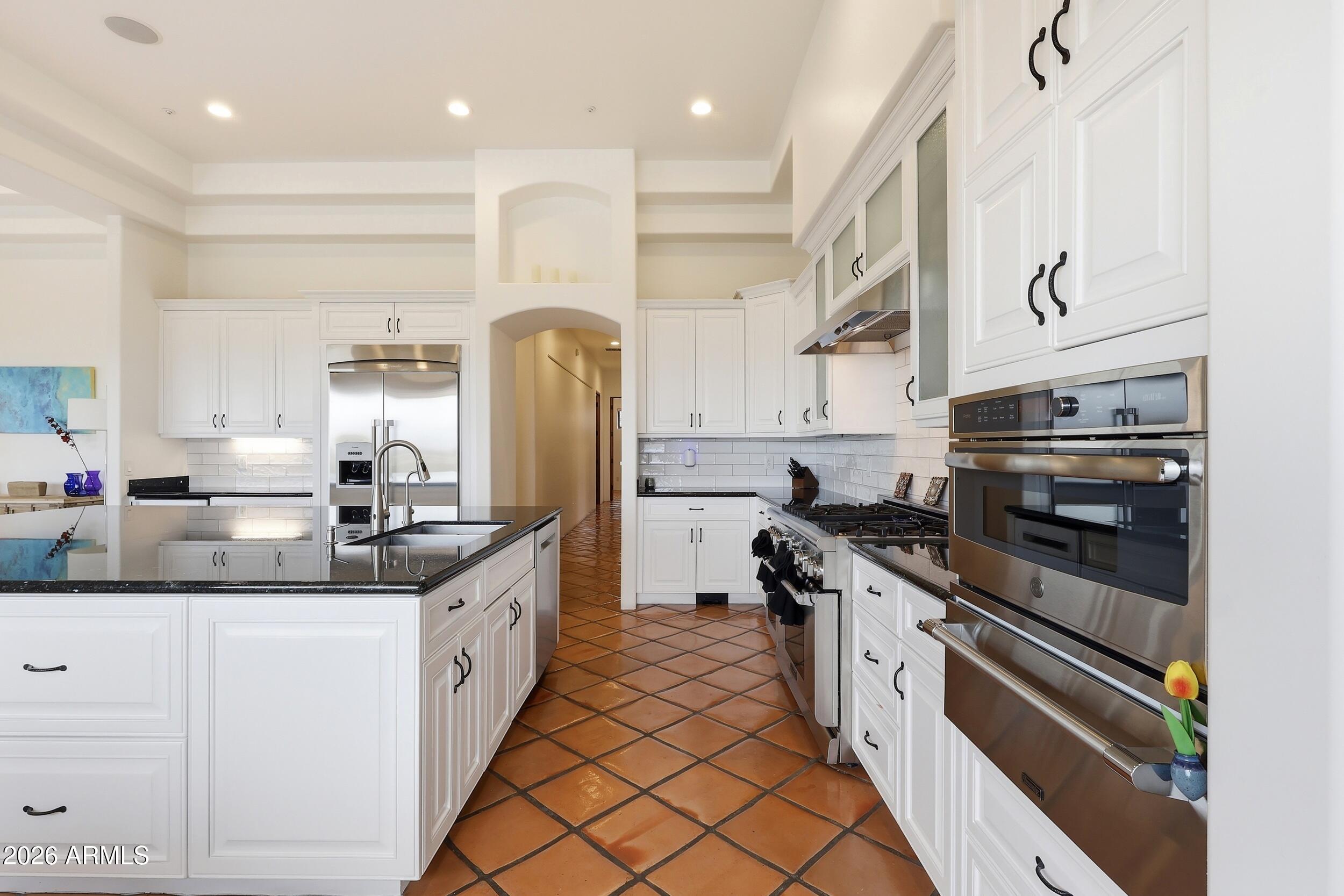 CUESTA ACRES - Residential