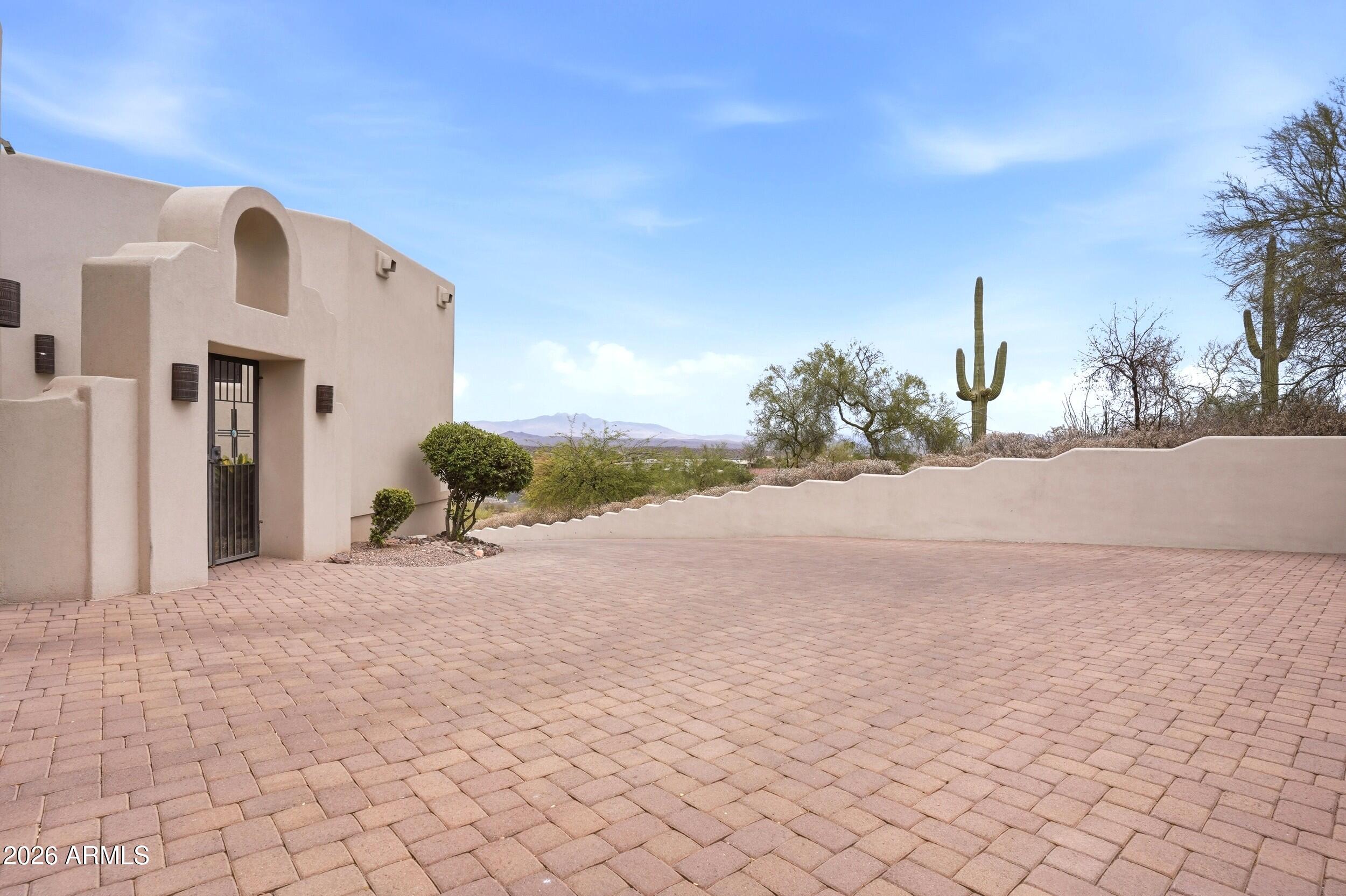 CUESTA ACRES - Residential