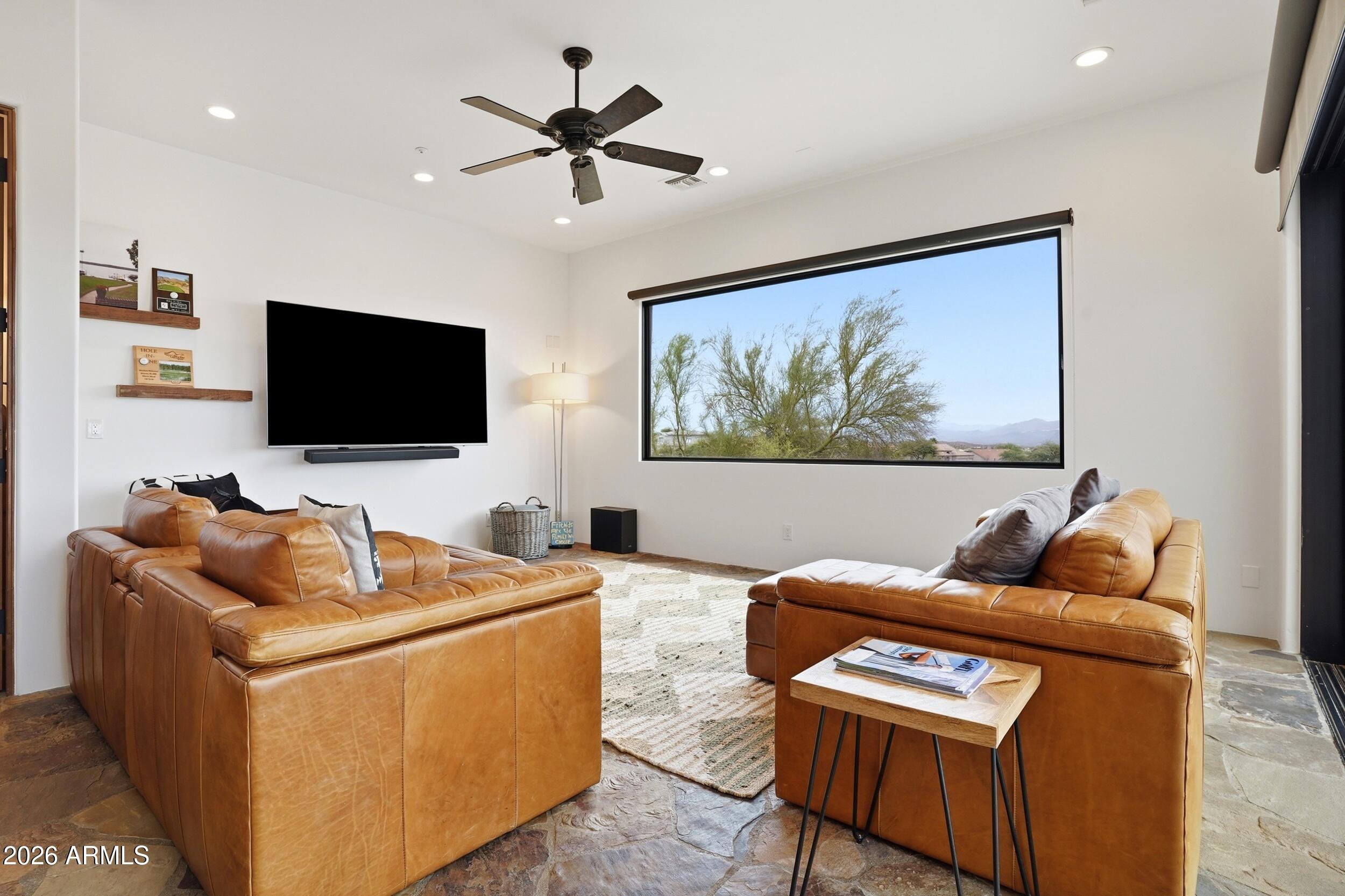 CUESTA ACRES - Residential