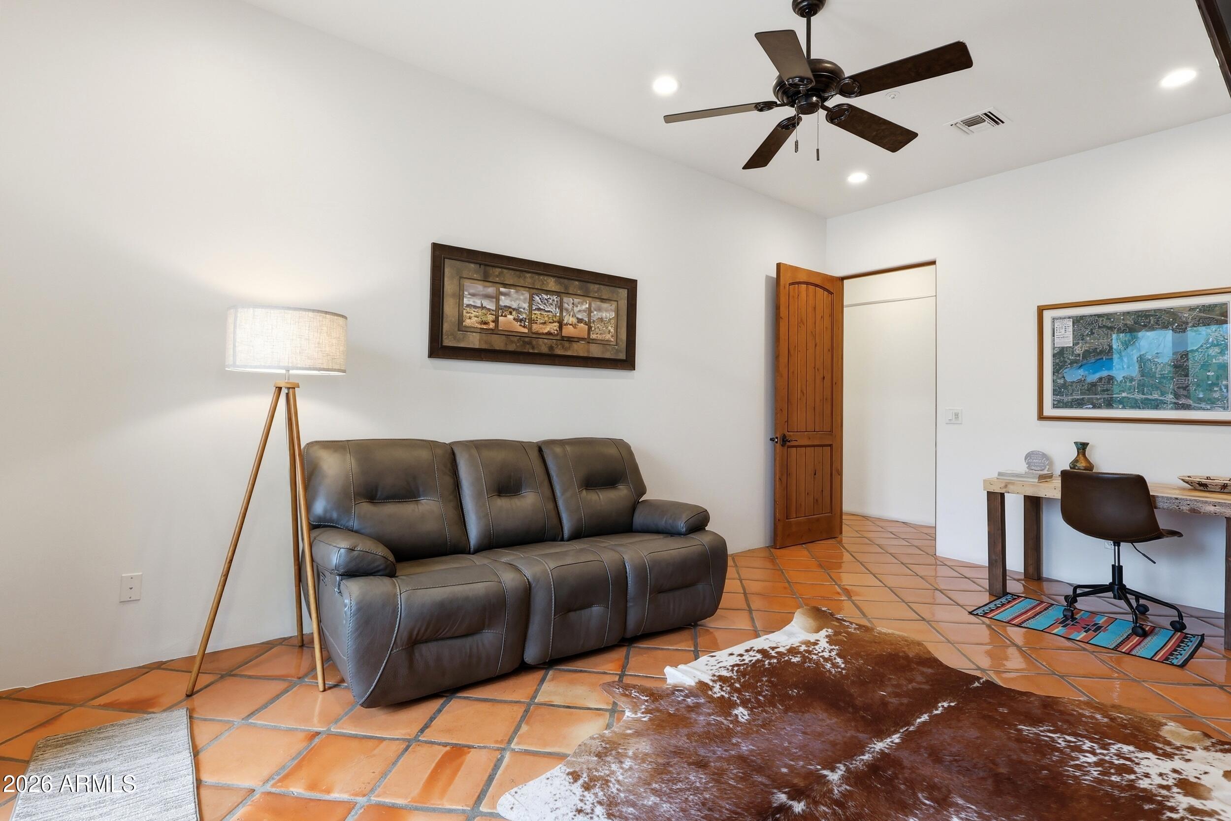 CUESTA ACRES - Residential