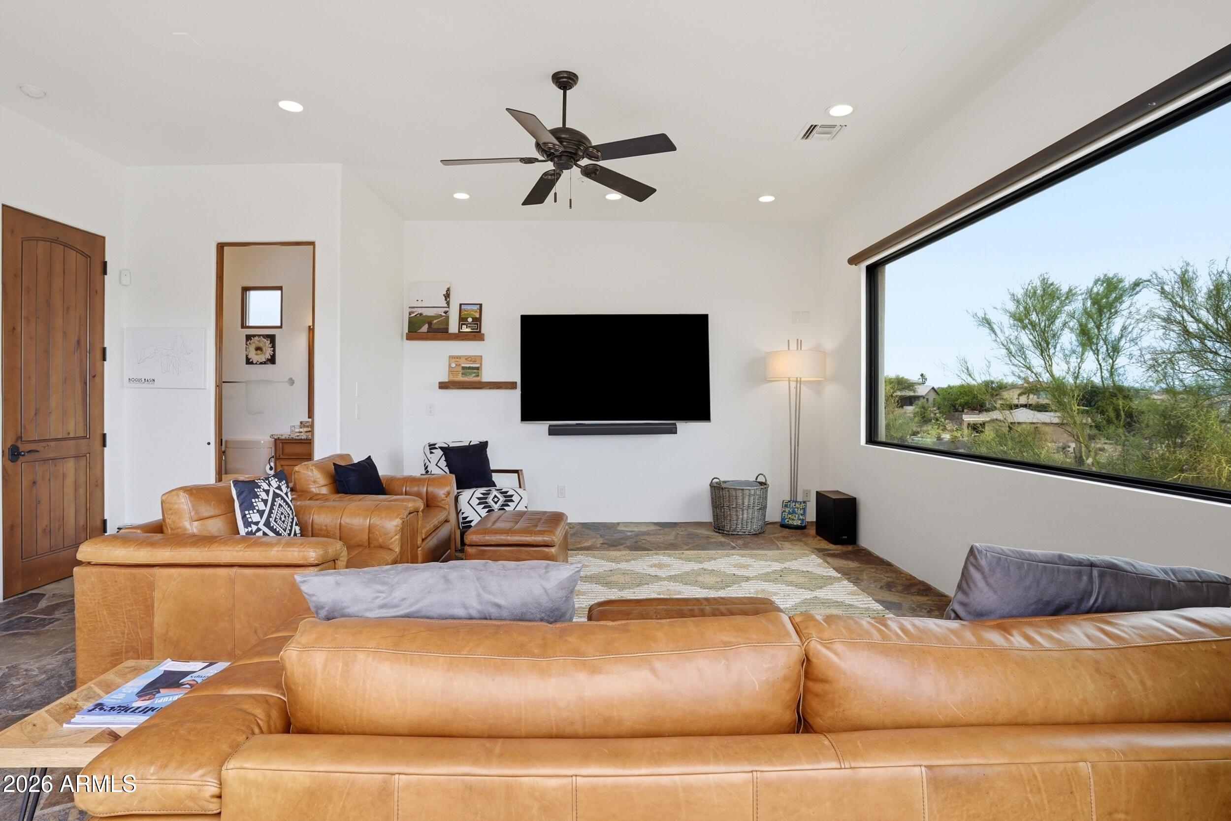 CUESTA ACRES - Residential