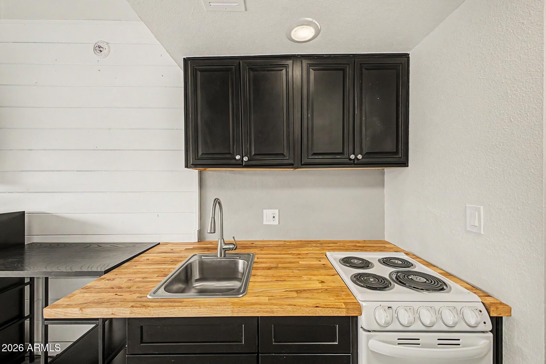 LANDMARK TOWERS CONDOMINIUM - Residential