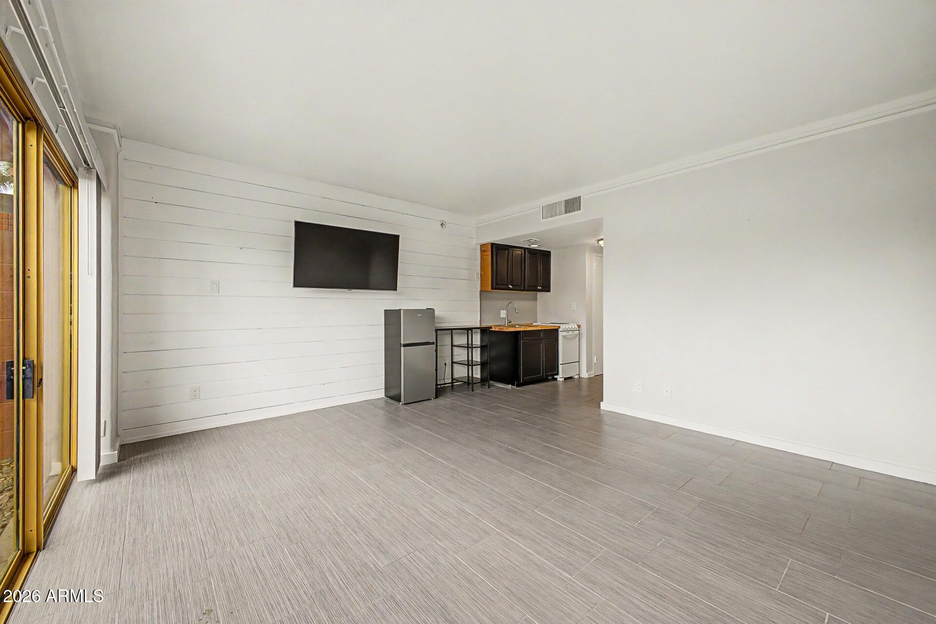 LANDMARK TOWERS CONDOMINIUM - Residential