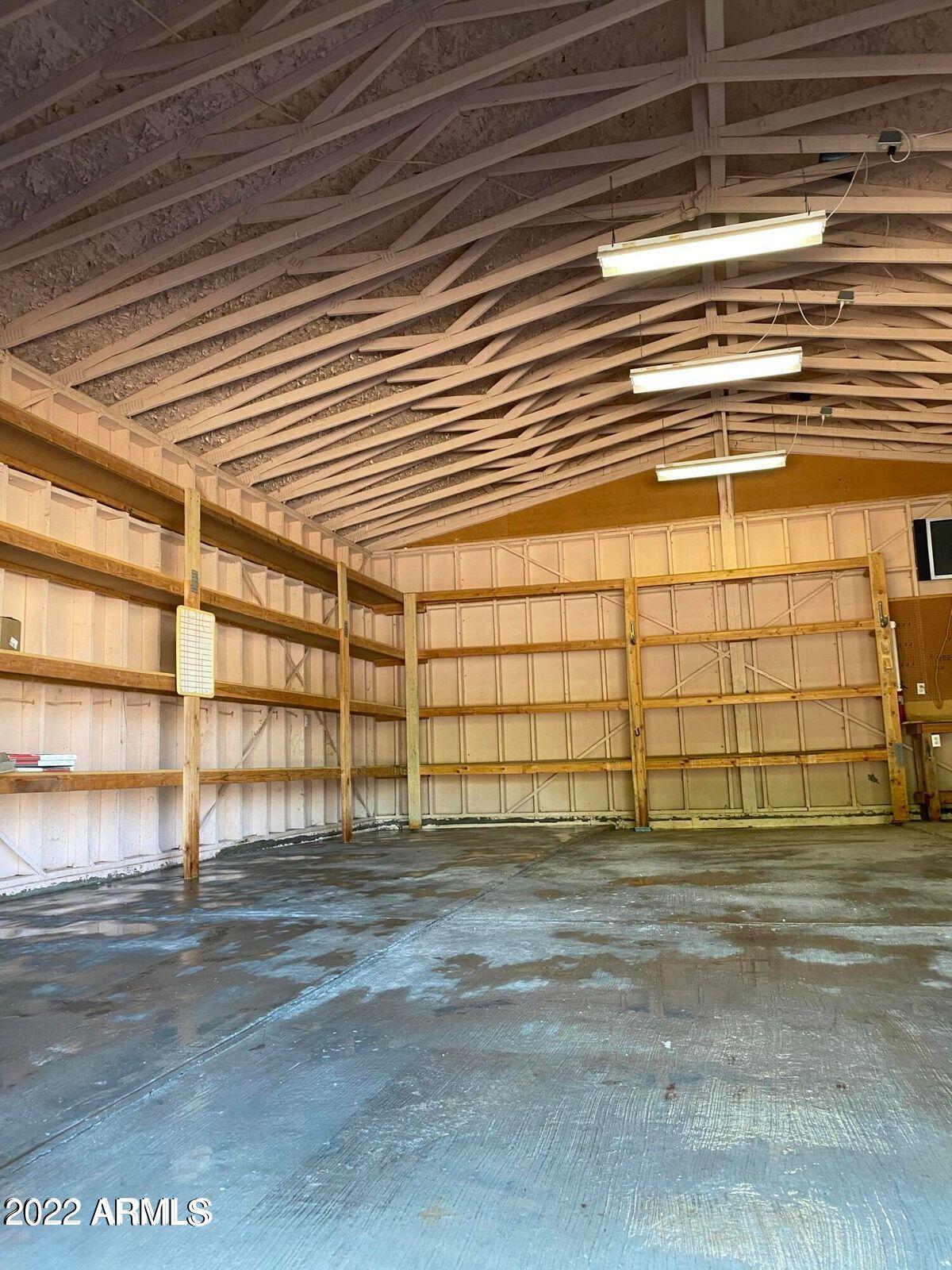 5 ACRE HORSE RANCH CITY WATER PAVED ROADS - Residential