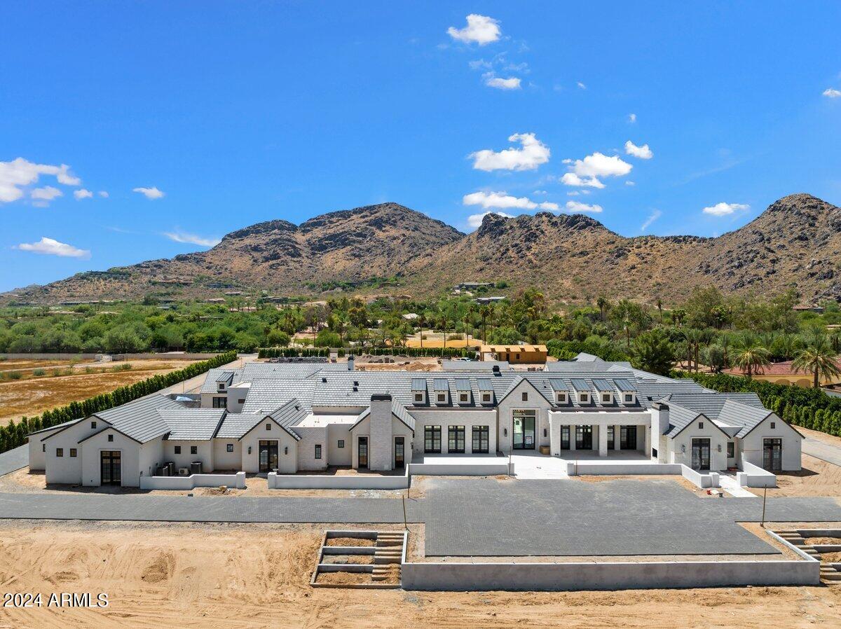 Arizona's most expensive home ever sold built by Luxury Living Homes and co-developed by Stately Development. This residence embodies stately real estate. This estate sets the new Arizona record in many categories: Most expensive home ever sold in the state of Arizona. Most expensive pre-sale ever sold in Arizona. Most expensive residential spec home ever sold in Arizona. Most expensive $ per foot record ever sold for residential new construction in Arizona.
Most expensive $ per foot record ever sold for residential in Paradise Valley, Arizona  and the most expensive estate ever double sided in Arizona.