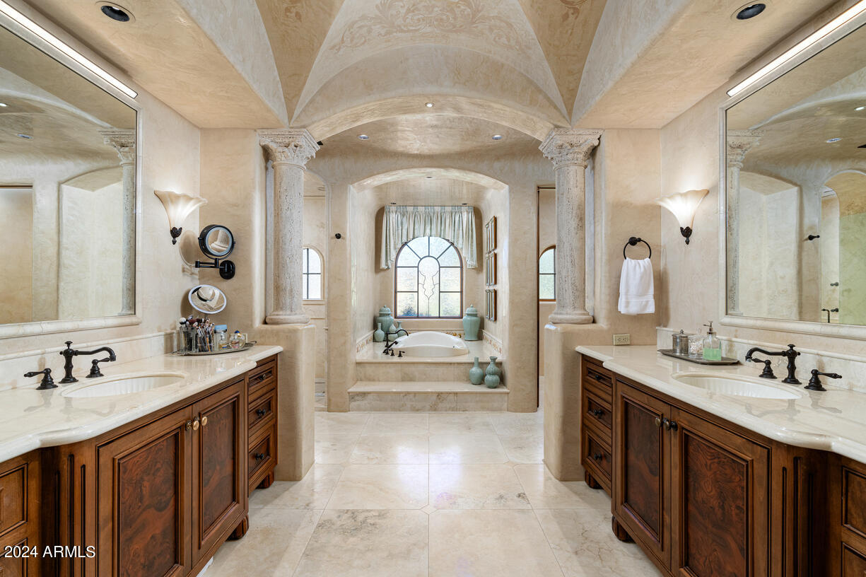 GROSSE POINTE HIGHLANDS - Residential