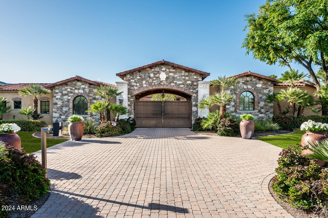 GROSSE POINTE HIGHLANDS - Residential