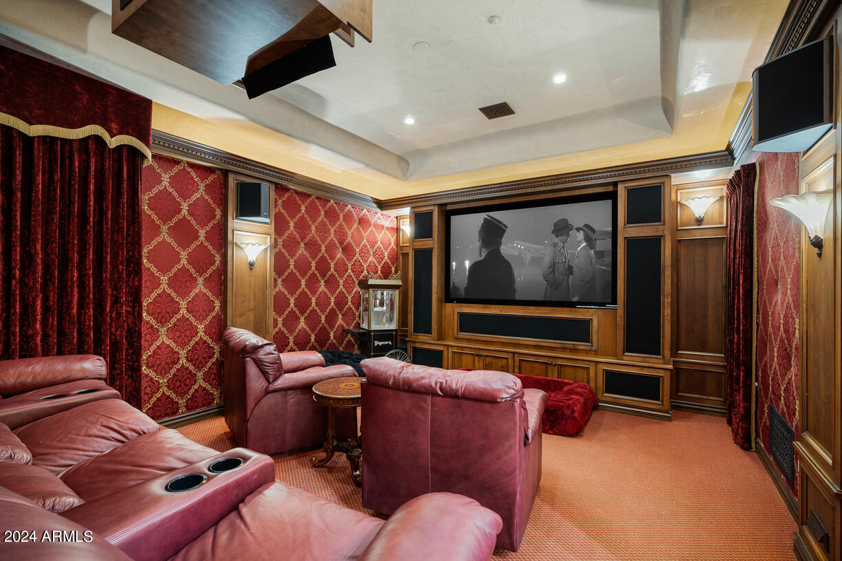 GROSSE POINTE HIGHLANDS - Residential
