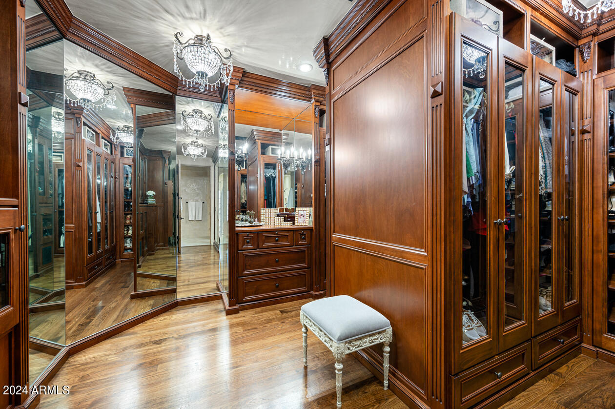 GROSSE POINTE HIGHLANDS - Residential