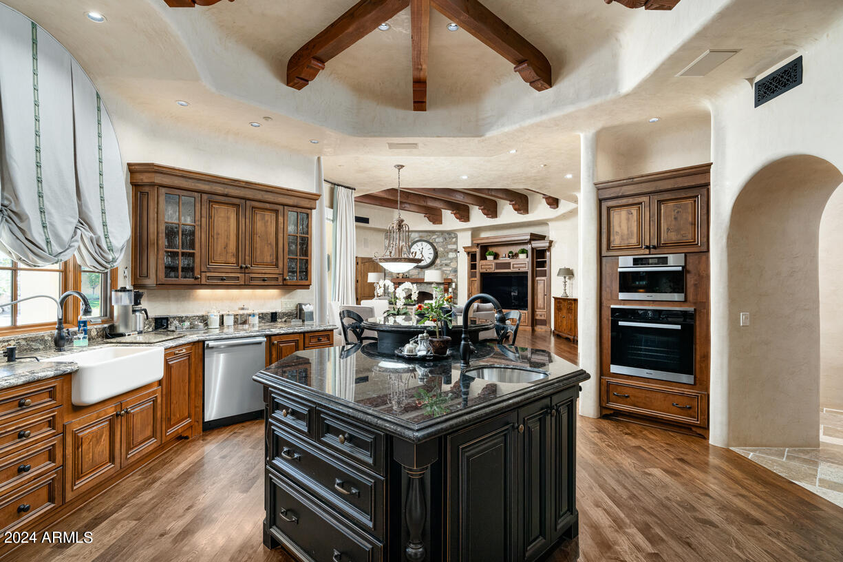 GROSSE POINTE HIGHLANDS - Residential
